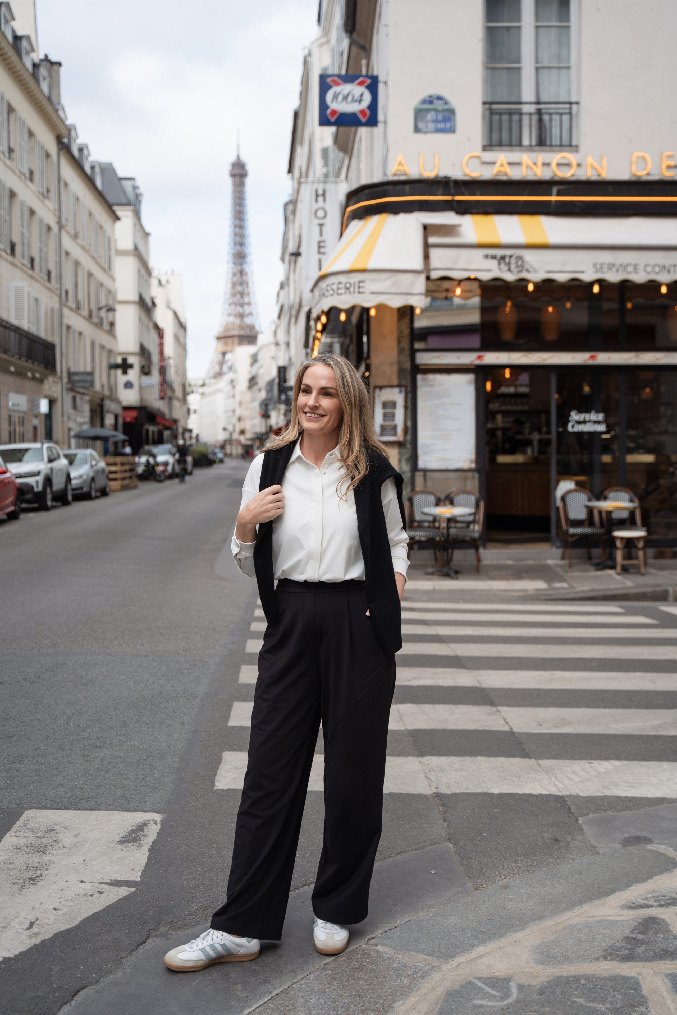 Content Nadia (2.5 hours). Photographer in Paris|Solo and groups, portraits & content, couples photo-shoot in Paris at the best locations