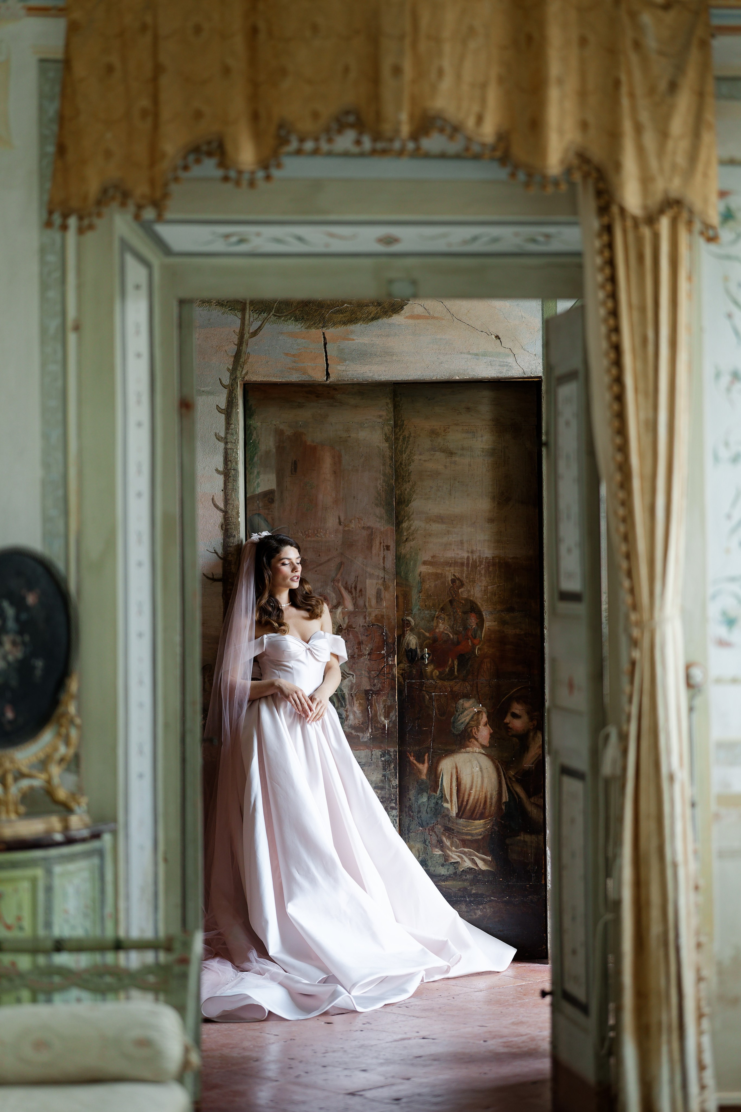 Wedding editorial at Villa di Geggiano, Tuscany, Italy