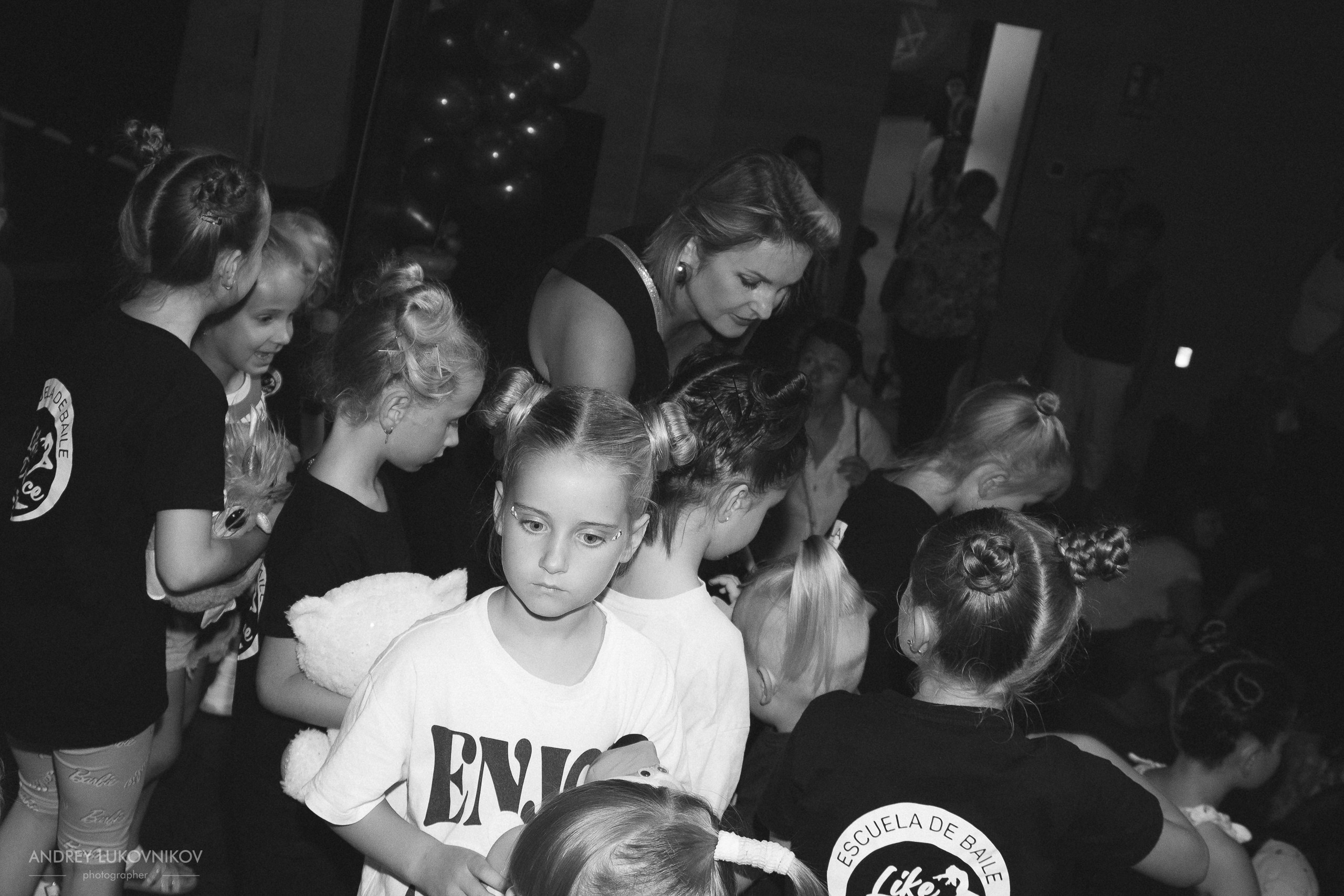 Entre bastidores del concierto final de Like Dance: momentos brillantes tras las cámaras