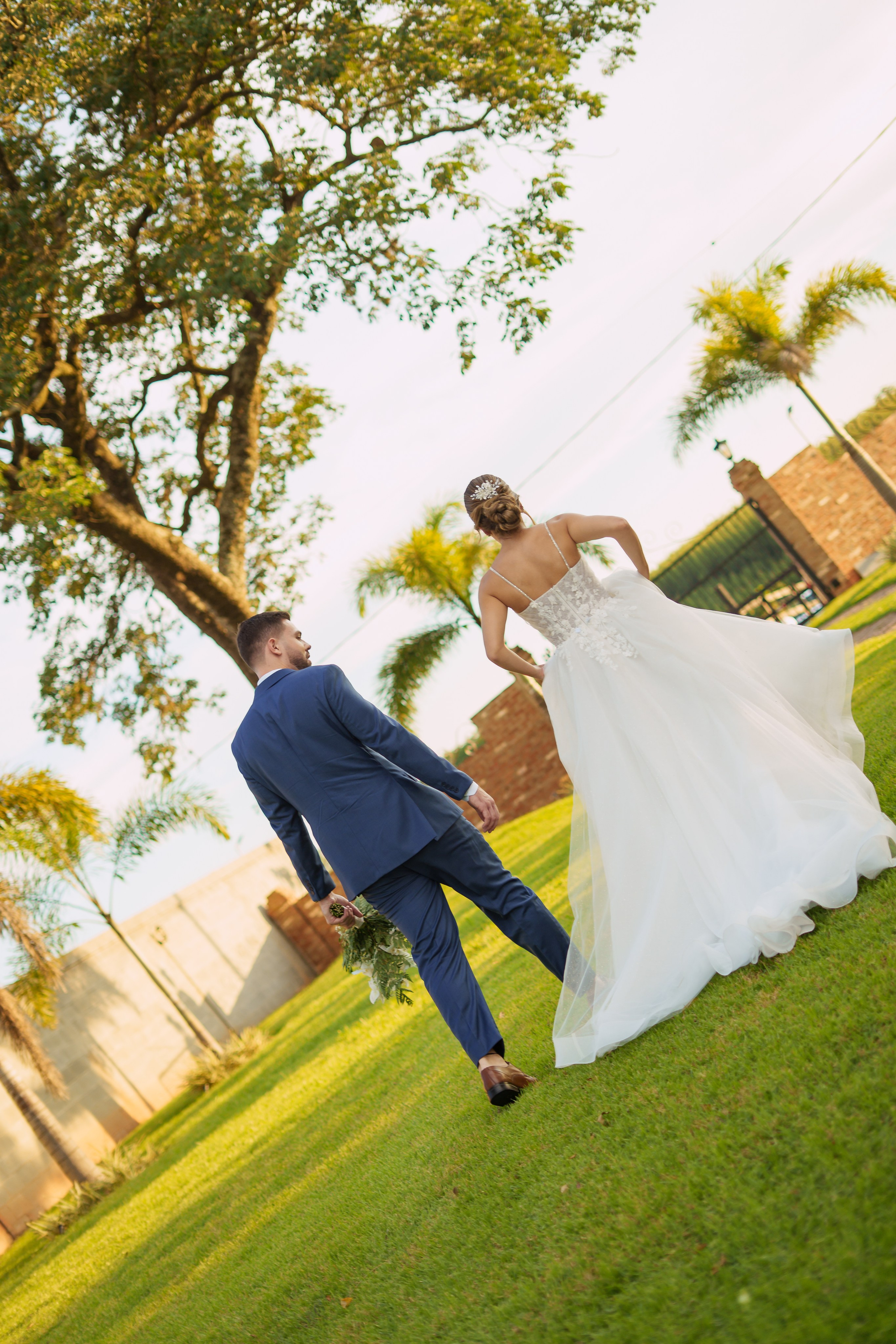 História de Aline & Gabriel. O Casal Dos Noivos