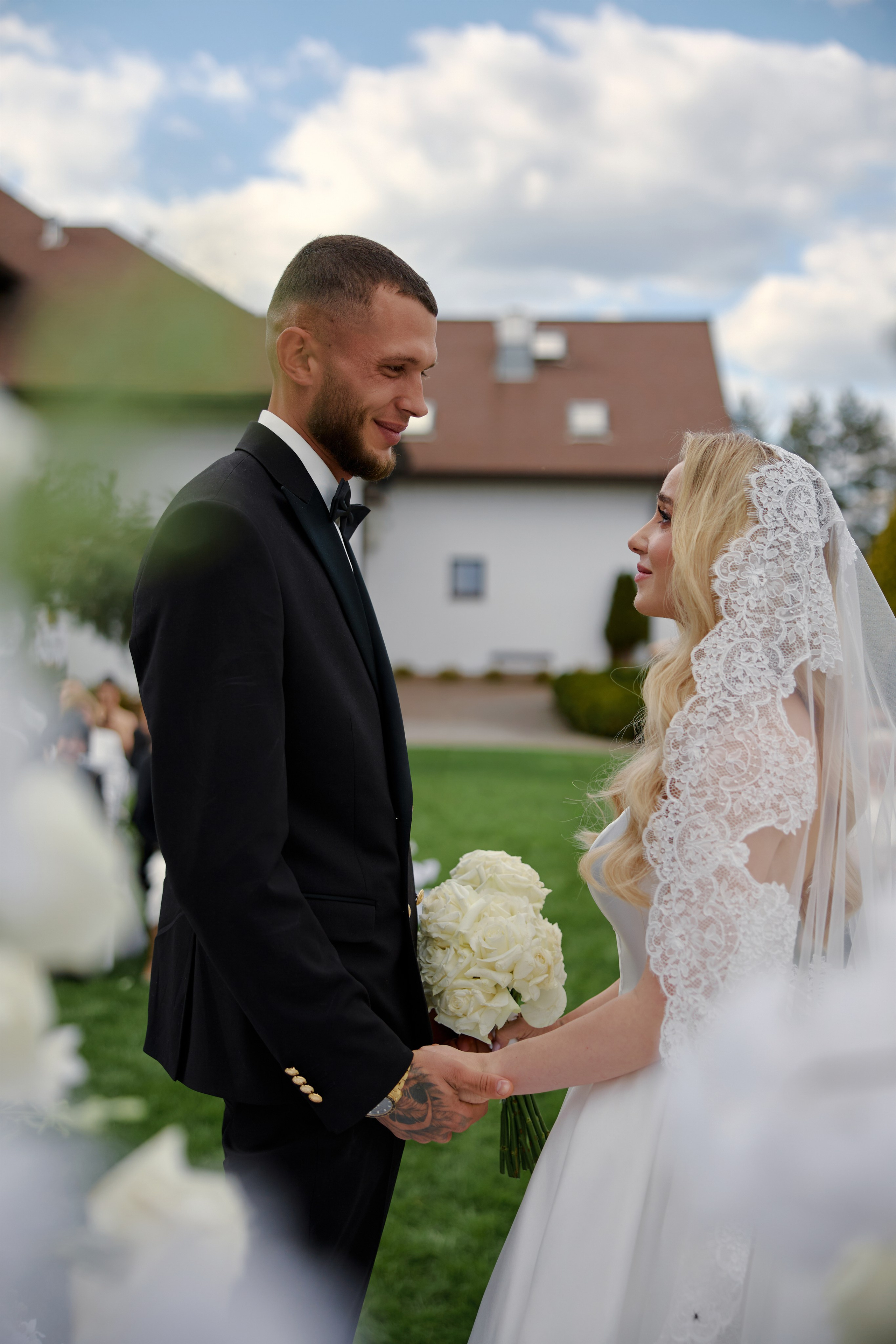 Natalia & Roman. Dworek przy lesie. Fotograf ślubny i rodzinny w Krakowie Yana Klymova