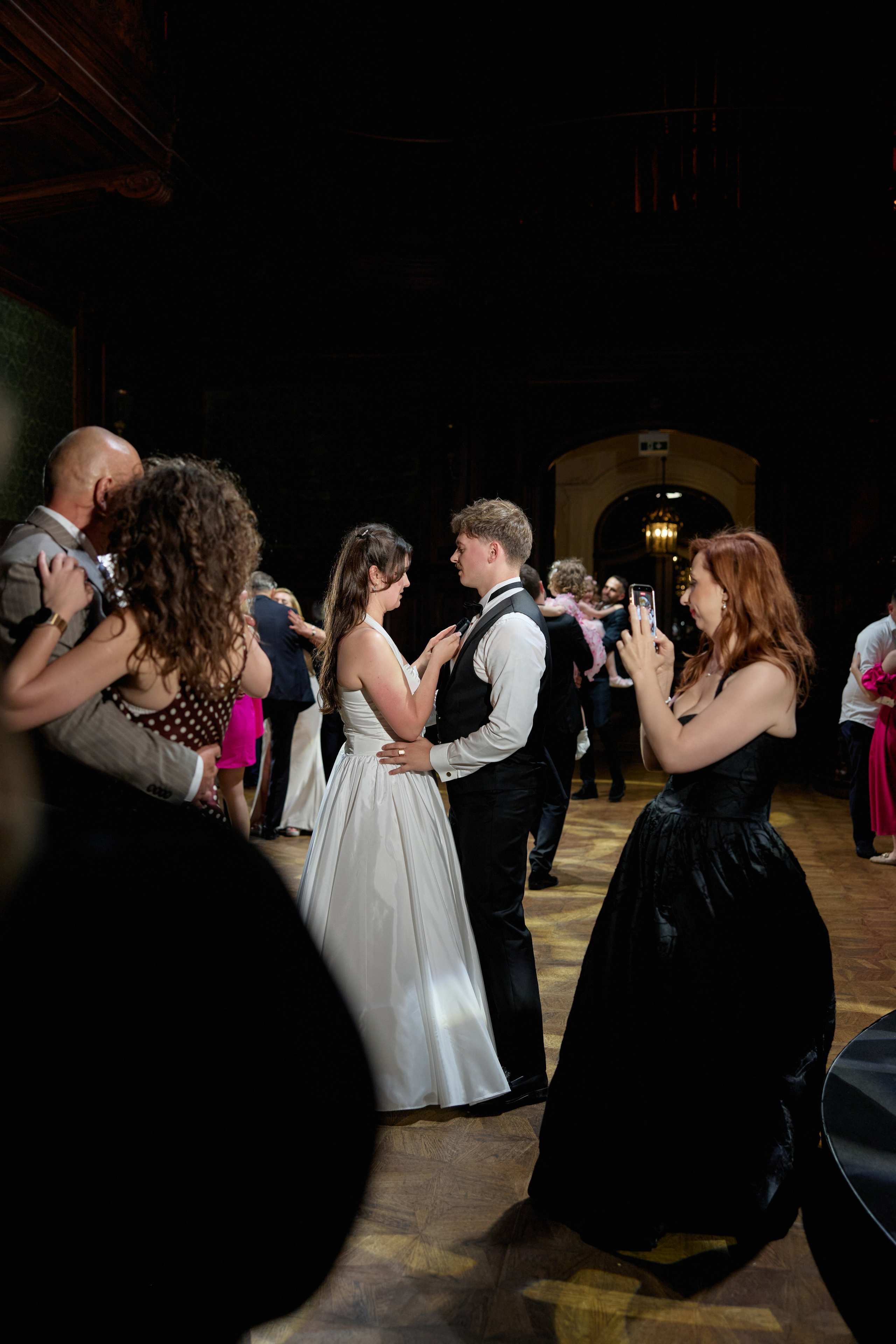 Wiktoria & Kacper. Pałac Goetz. Fotograf ślubny i rodzinny w Krakowie Yana Klymova