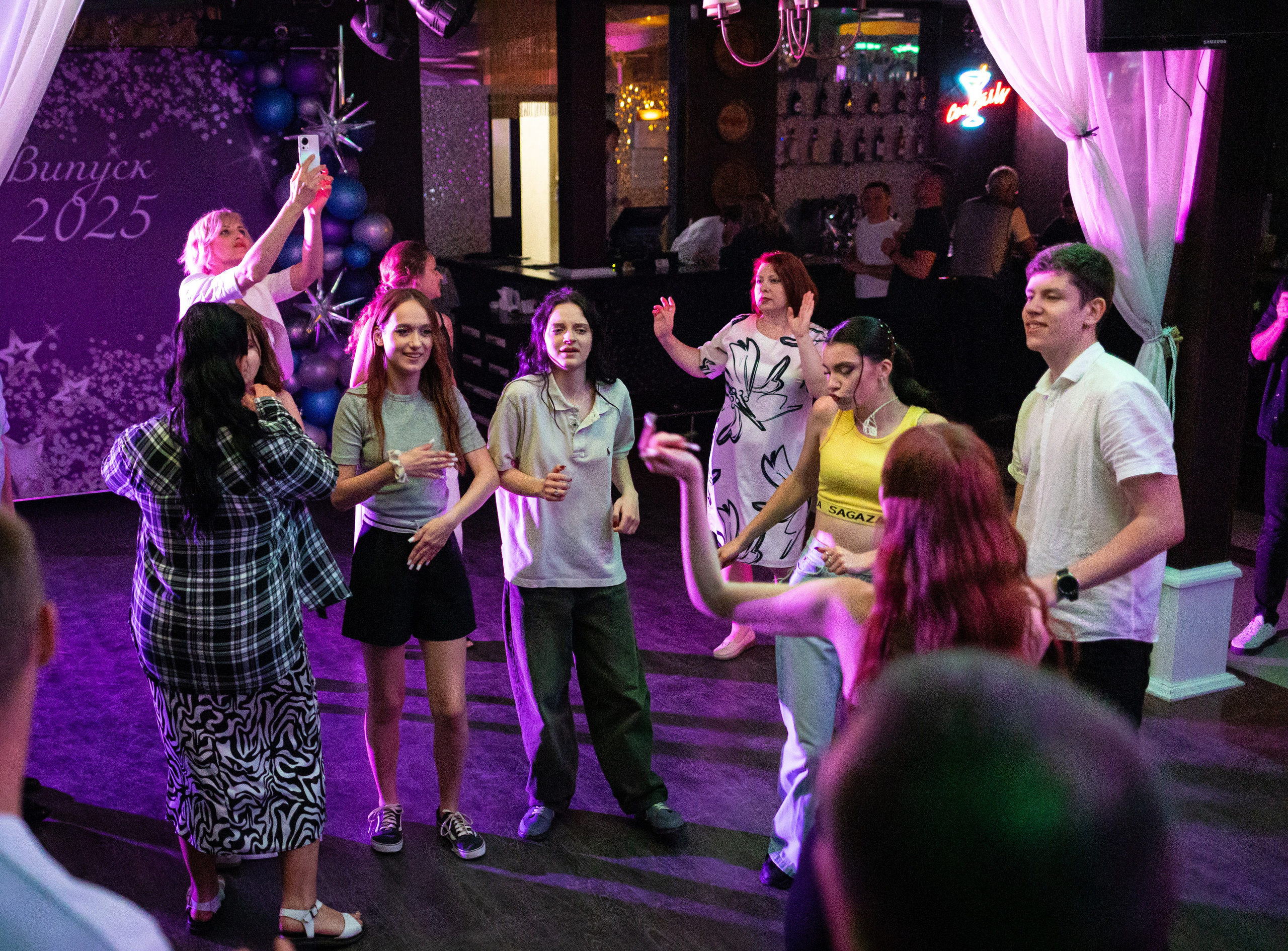 Пример фотосессии последний звонок и выпускной 11А, все в куче по очереди