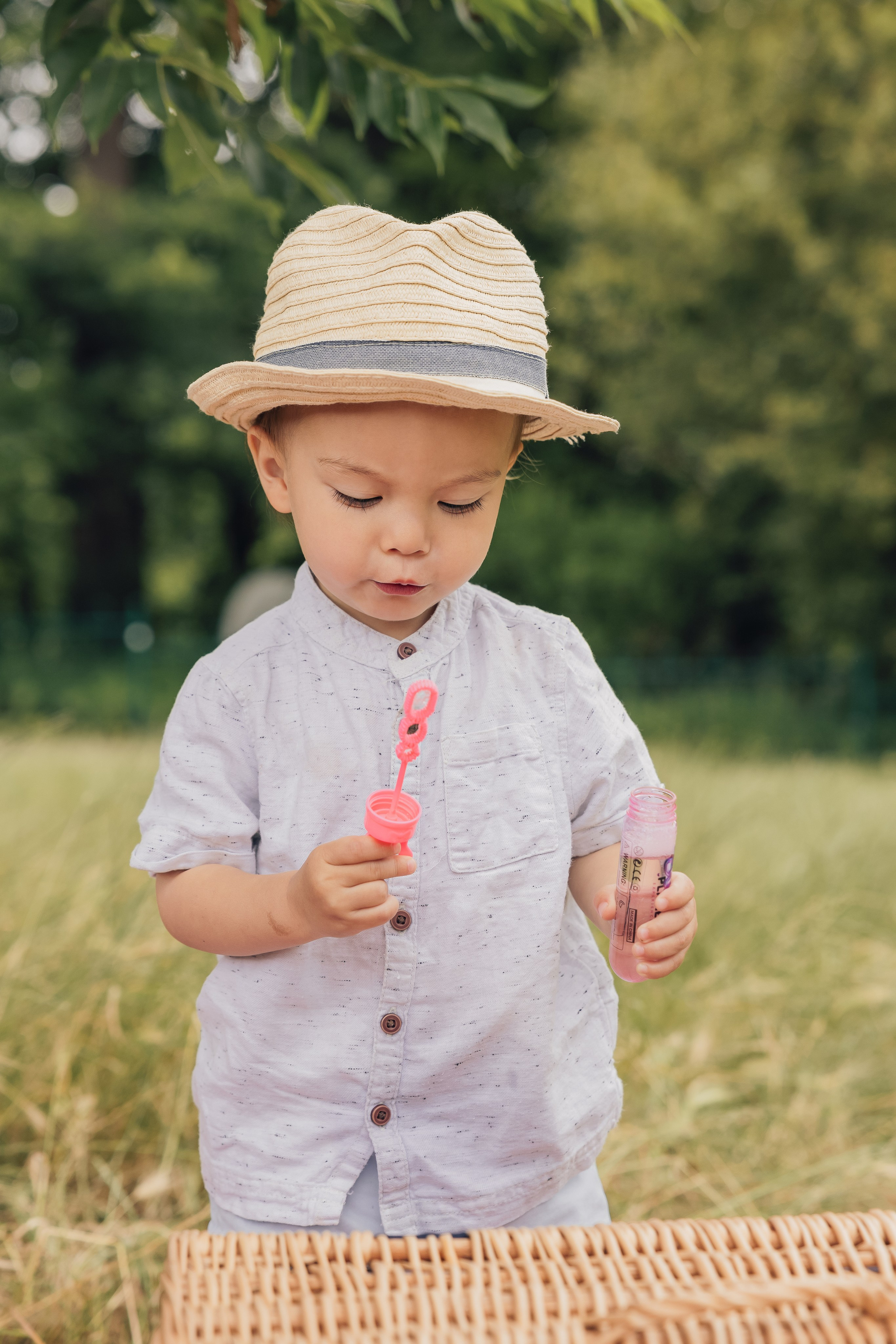 Summer Picnics. PHOTOGRAPHER IN LONDON