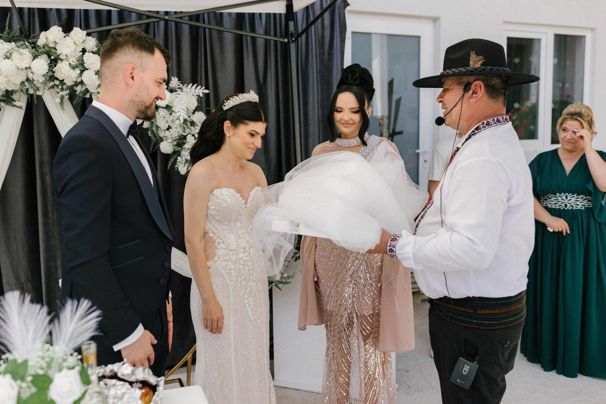 1. Mireasa Adriana în timpul pregătirilor de nuntă în Tudora Botoșani2. Costumul mirelui Ionuț fotografiat artistic în ziua nunții3. Prietenii mirelui la tradițiile de nuntă în Tudora4. Bărbieritul mirelui în cadrul obiceiurilor tradiționale de nuntă5. Fotografii de familie la biserică în ziua nunții6. Portret de familie cu mirii și copilul lor la nunta din Botoșani7. Primul dans al mirilor la Mariage Dor Baisa Botoșani8. Decor elegant de nuntă la Mariage Dor Baisa9. Emoții și tradiții la nunta din Tudora județul Botoșani10. Fotograf profesionist de nuntă în Botoșani surprinzând momente autentice - otograf-nunta-botosanifotograf-evenimente-botosanifotograf-profesionist-botosanifotograf-nunta-tudoranunta-tudora-botosanisedinta-foto-nunta-botosanipoze-nunta-botosanifotografii-nunta-tudorafotograf-cununie-religioasa-botosanibiserica-sfintii-imparati-constantin-si-elena-tudoramariage-dor-baisa-botosanirestaurant-nunta-botosanidansul-mirilor-mariage-dorpregatiri-mire-botosanipregatiri-mireasa-botosanitraditii-nunta-moldovaobiceiuri-nunta-tudorafotograf-familie-nunta-botosaniportret-miri-botosanigalerie-foto-nunta-botosanialbum-foto-nunta-botosaninunta-eleganta-botosaninunta-cu-traditii-botosanifotograf-premium-nunta-botosaniservicii-foto-video-botosanipoveste-de-nunta-botosanifotograf-documentar-nuntafotograf-natural-emotionalmiri-ionut-si-adriananunta-autentica-tudora -otograf-nunta-botosanifotograf-nunta-tudoranunta-tudora-botosanifotograf-evenimente-botosanifotograf-profesionist-botosaniservicii-foto-video-botosanigalerie-foto-nunta-botosanialbum-foto-nunta-botosani - nunta-autentica-botosaninunta-cu-traditii-botosanipoveste-de-nunta-botosanifotografii-emotionante-nuntamomente-autentice-nuntafotografie-documentara-nuntafotograf-natural-nunta- pregatiri-miri-tudorabiserica-tudora-botosanicununie-religioasa-tudoramariage-dor-baisa-botosanipetrecere-nunta-botosanivalsul-mirilor-botosani - alino-foto-studio-botosaniionut-si-adriana-nunta-tudorafotograf-alin-chirila-botosani