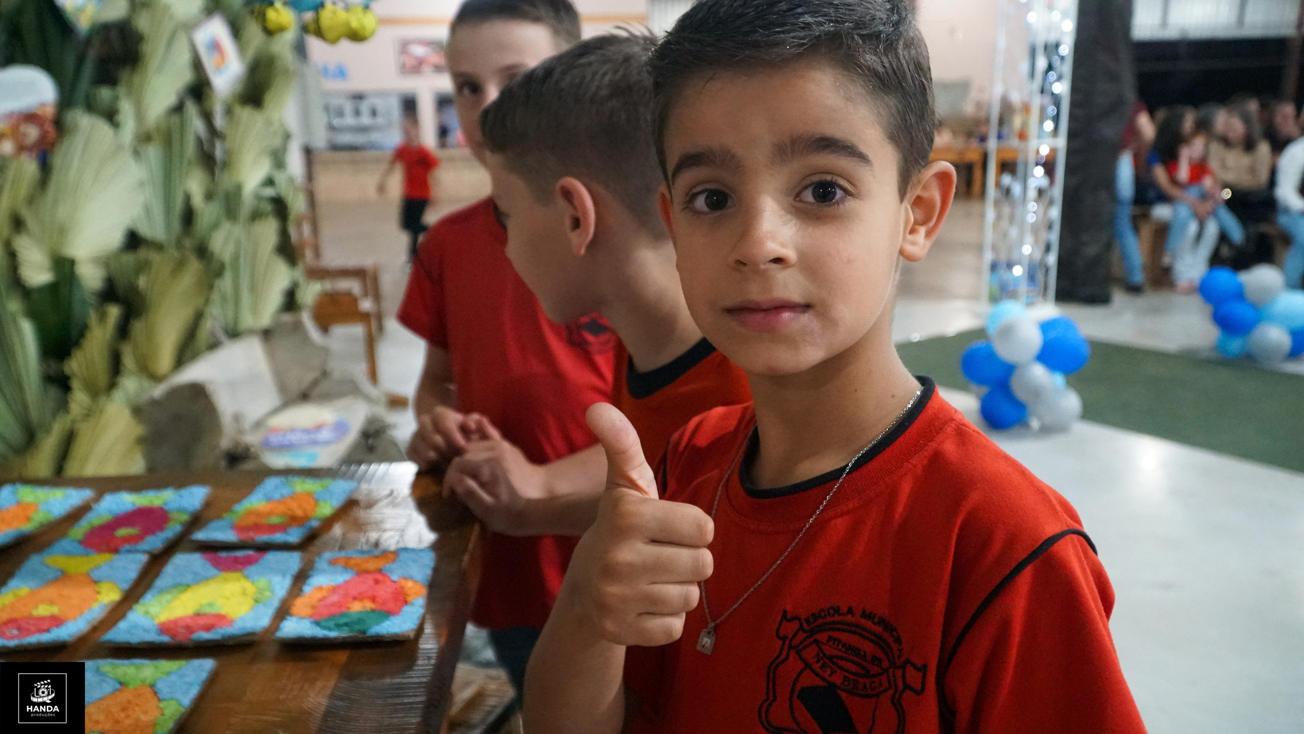 Noite autógrafos colégio Aurélio Buarque de Holanda. Handa Produções