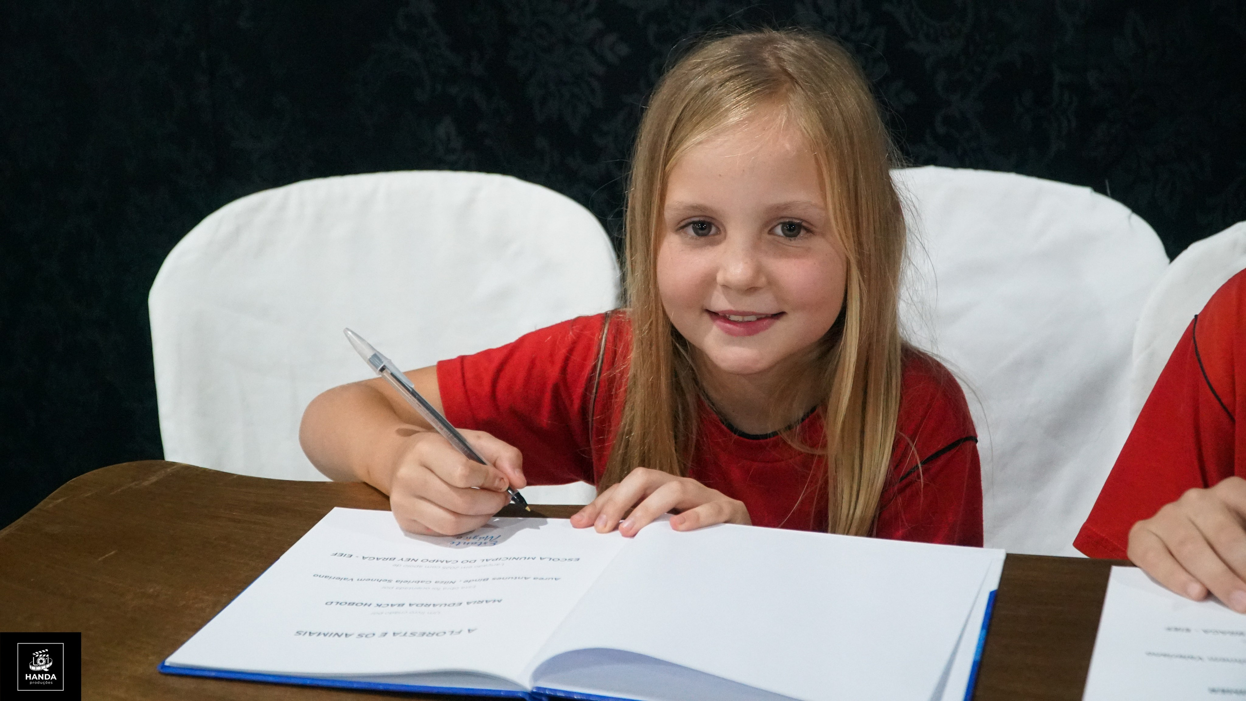 Noite autógrafos colégio Aurélio Buarque de Holanda. Handa Produções
