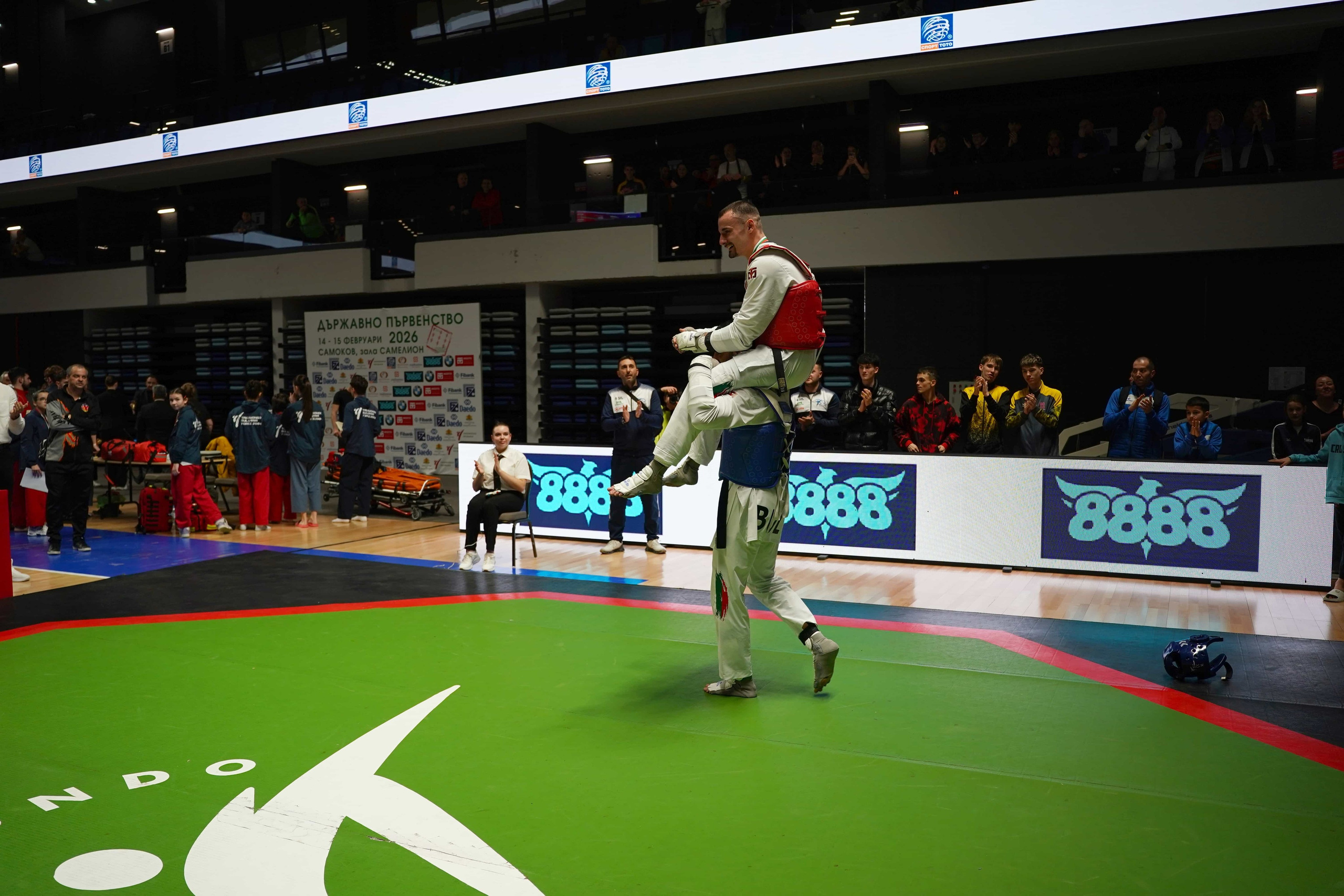 Снимки: PhotoAdrenaline.com