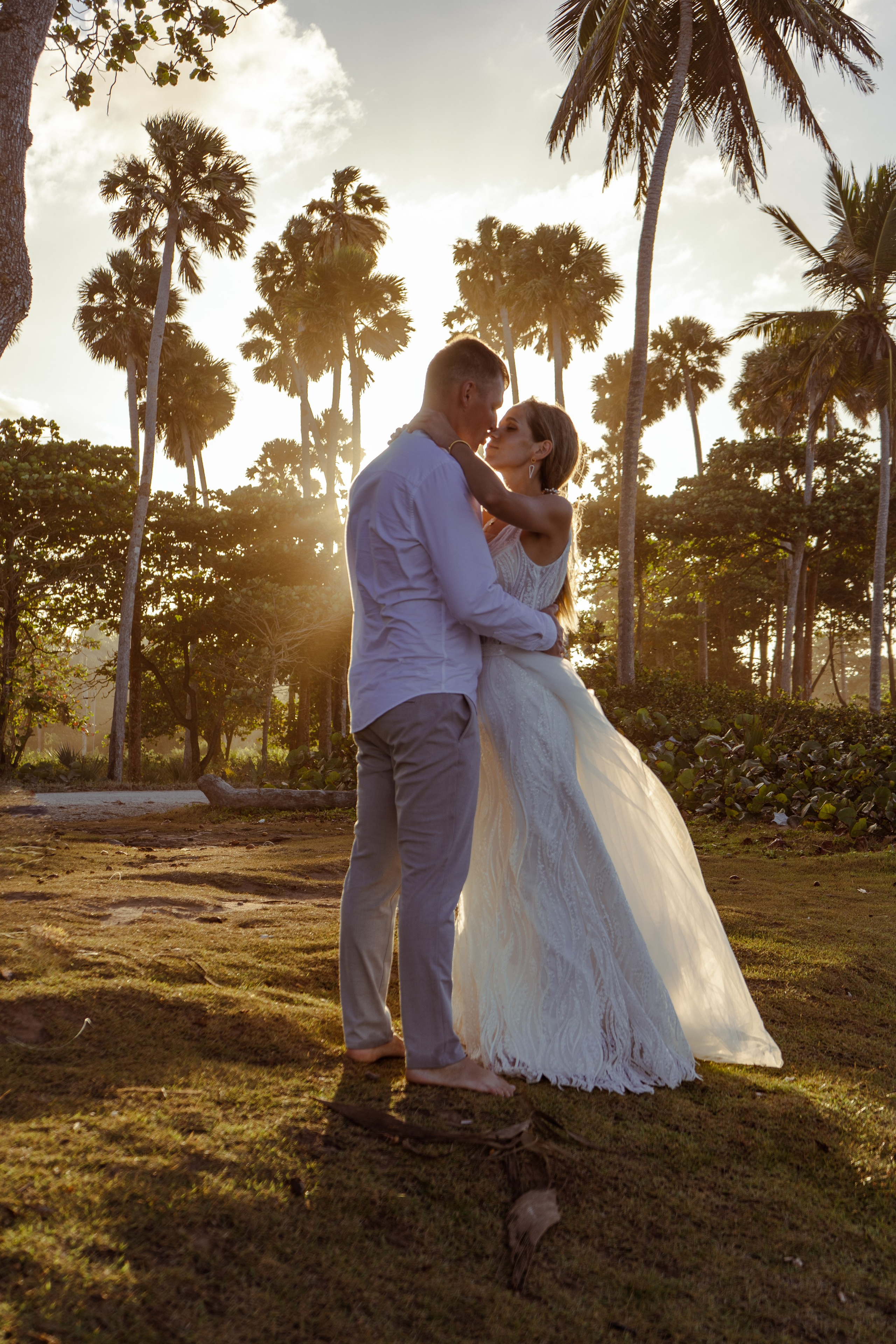 Elegant wedding couple captured in a scenic setting in Puerto Plata.