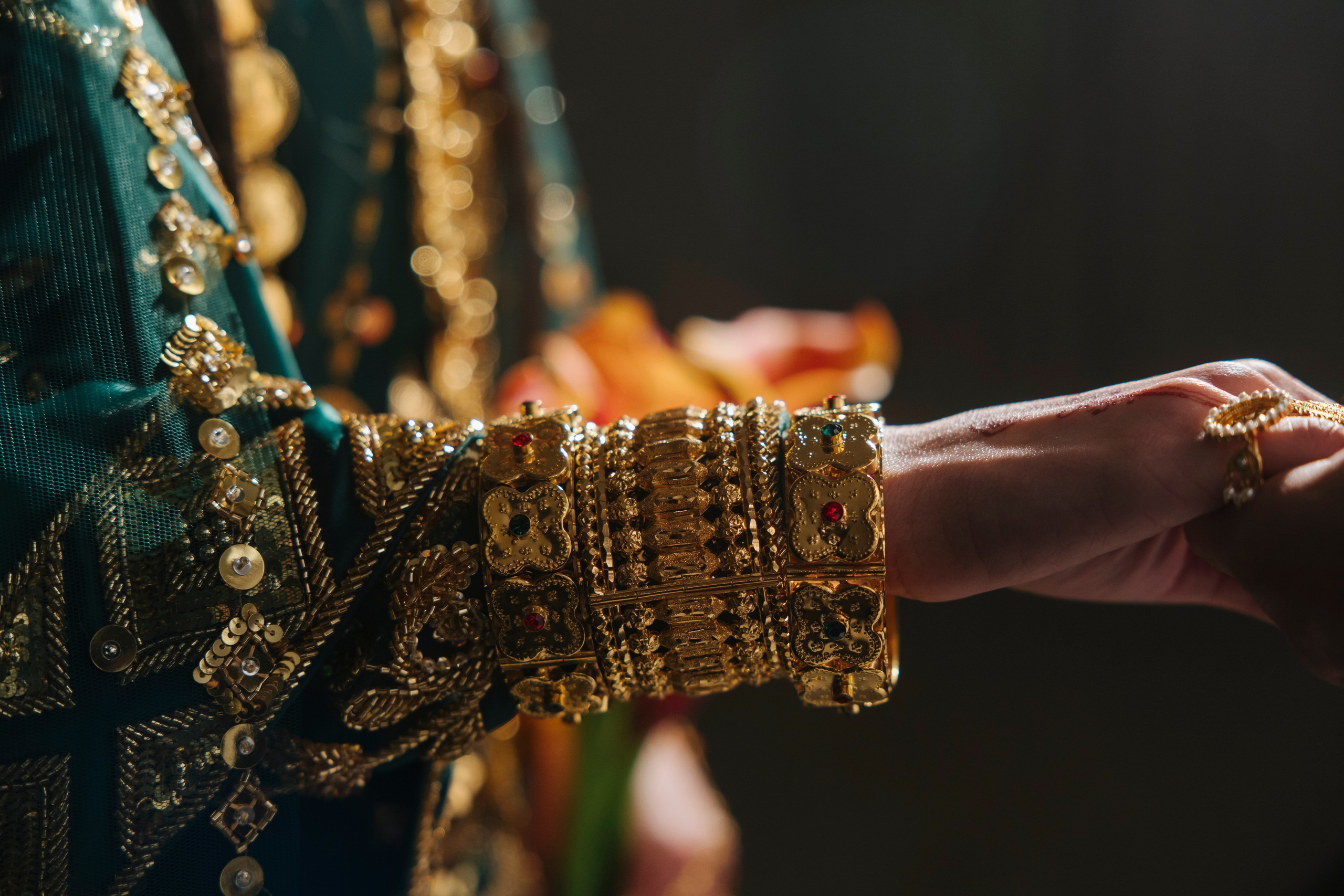 Meera Henna. Wedding, Maternity & Family Photographer in Dubai, UAE & Worldwide