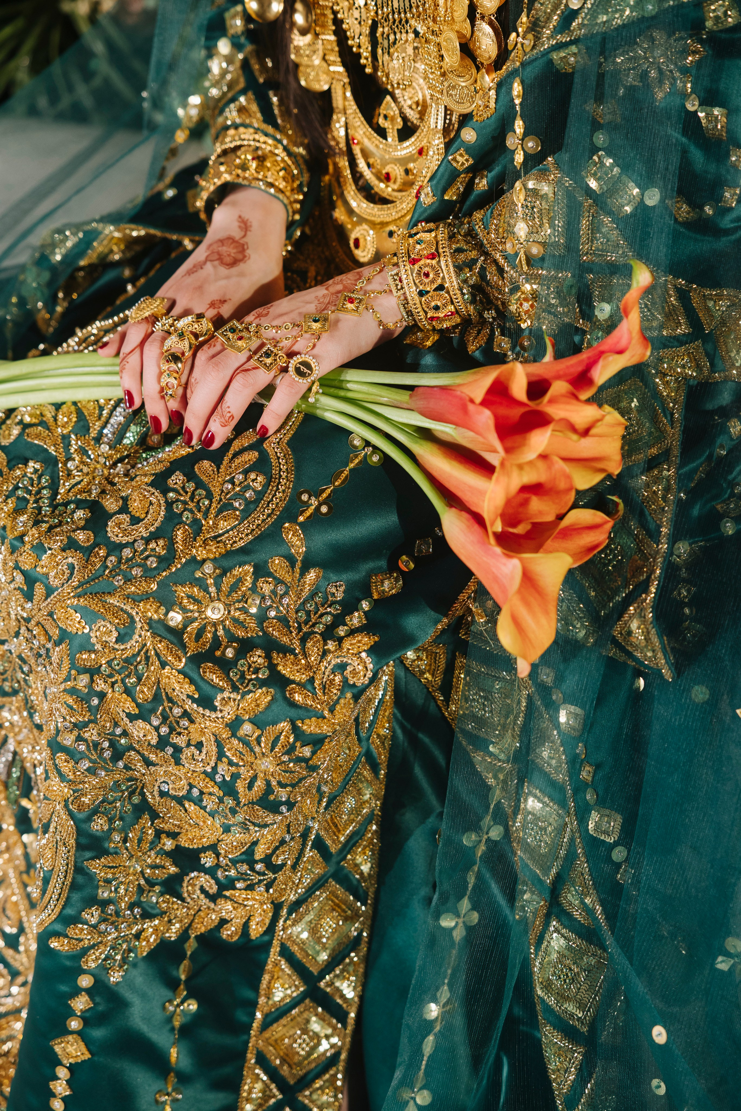 Meera Henna. Wedding, Maternity & Family Photographer in Dubai, UAE & Worldwide