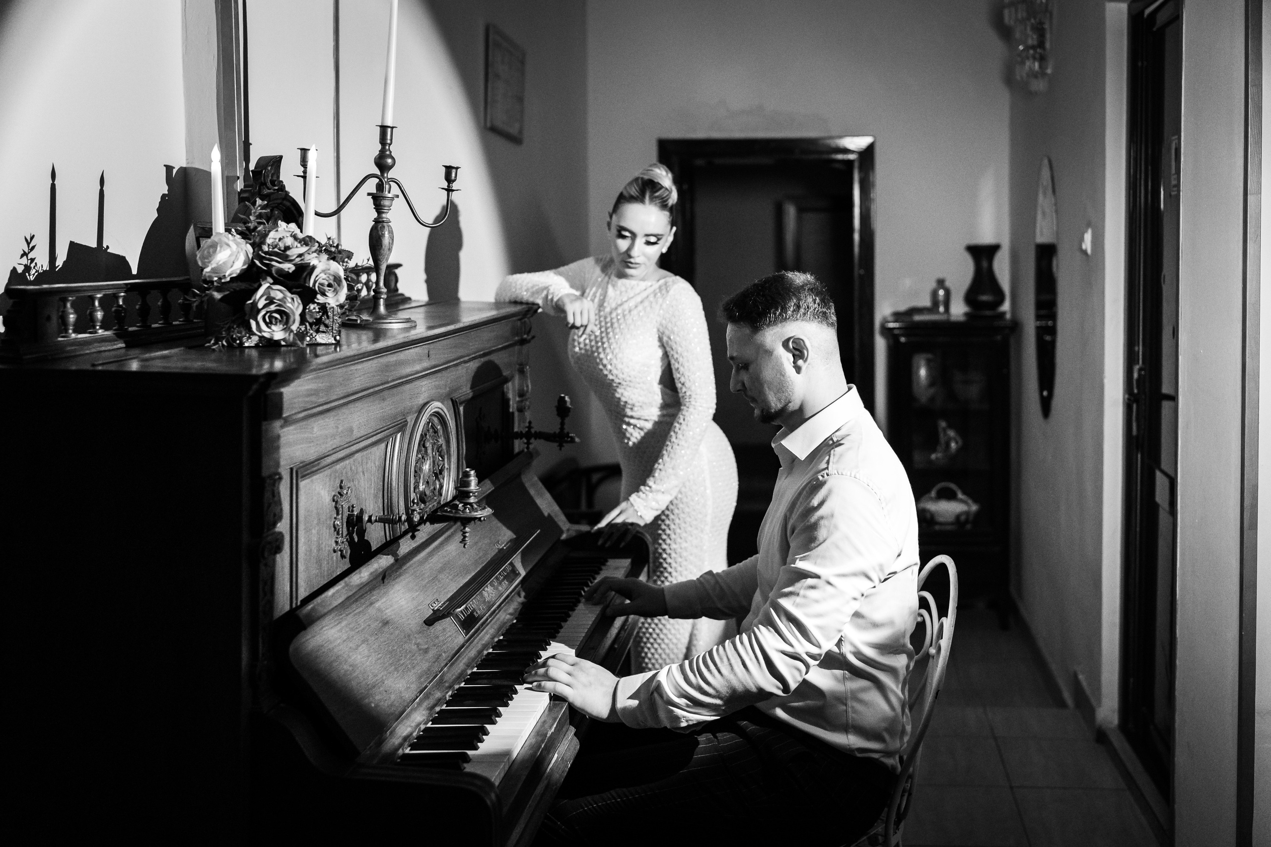 Cununia civilă a lui Tudor și Mădălina – eleganță, emoție și lumină. Event, portrait, and lifestyle photographer