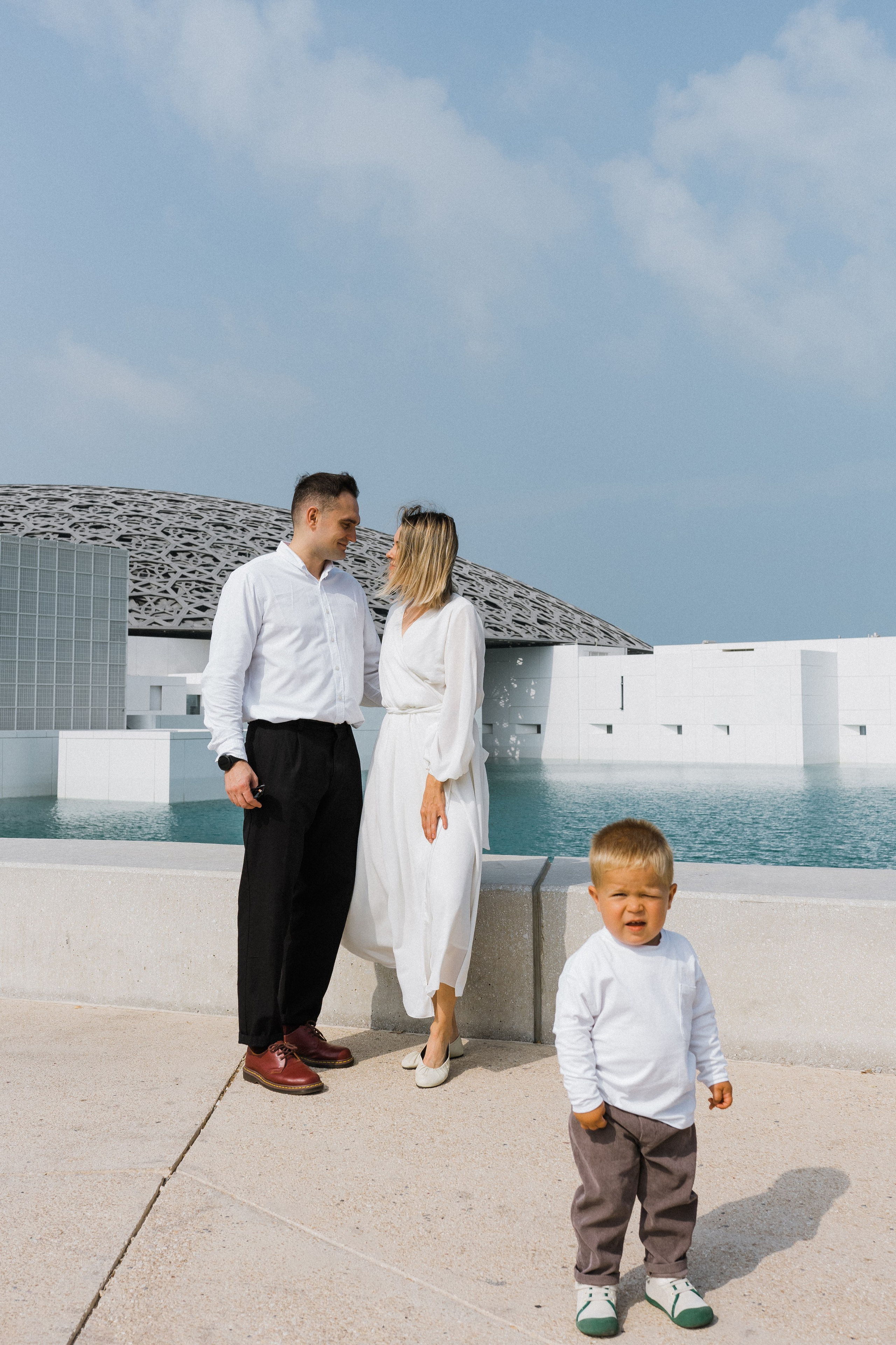 Louvre Dima, Dasha and Artemy. Professional Photographer Abu Dhabi, Dubai — Yulia Ismoilova | 2025
