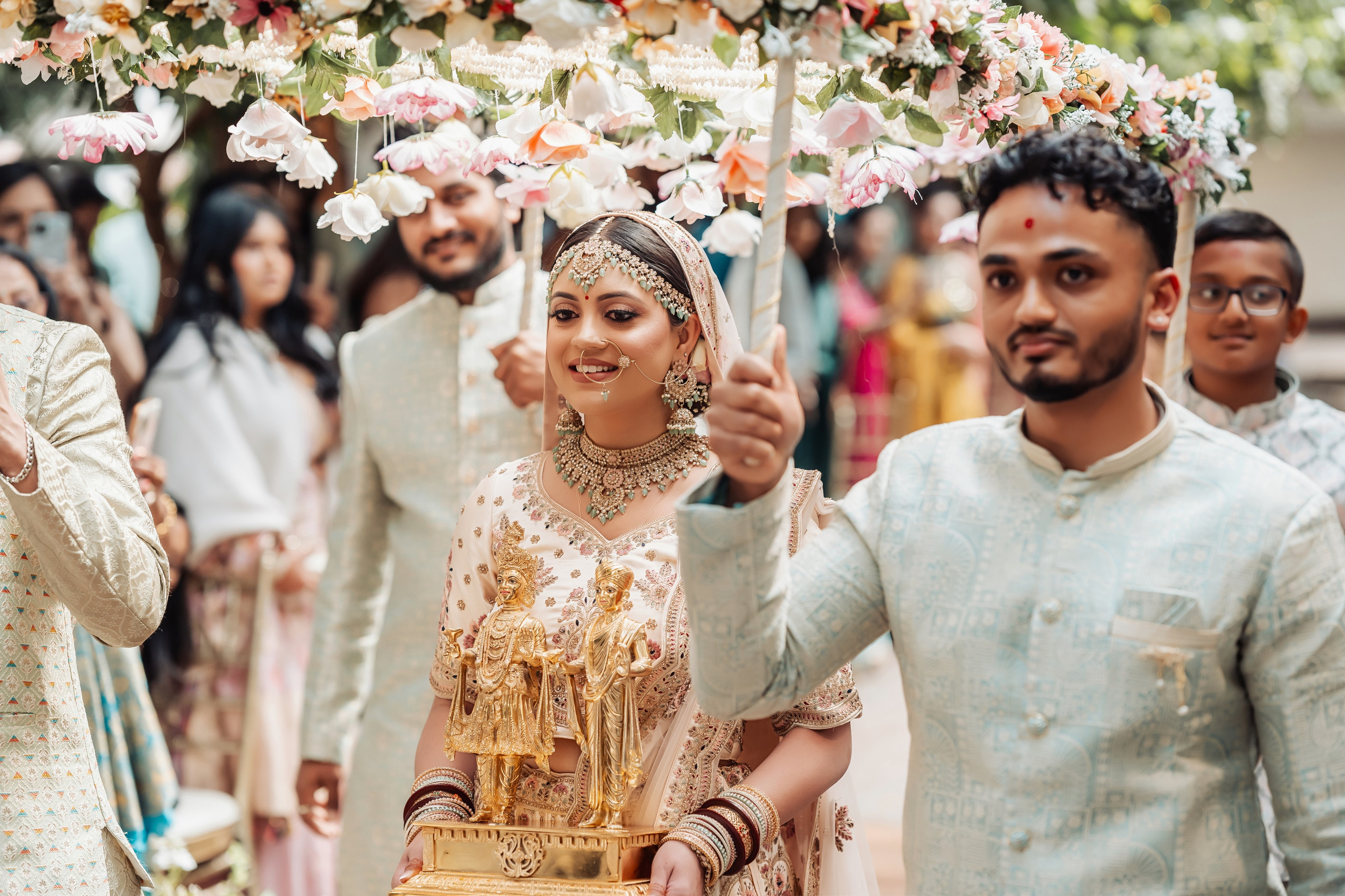 Darshil & Shailja. Wedding Photographer & Cinematographer studios