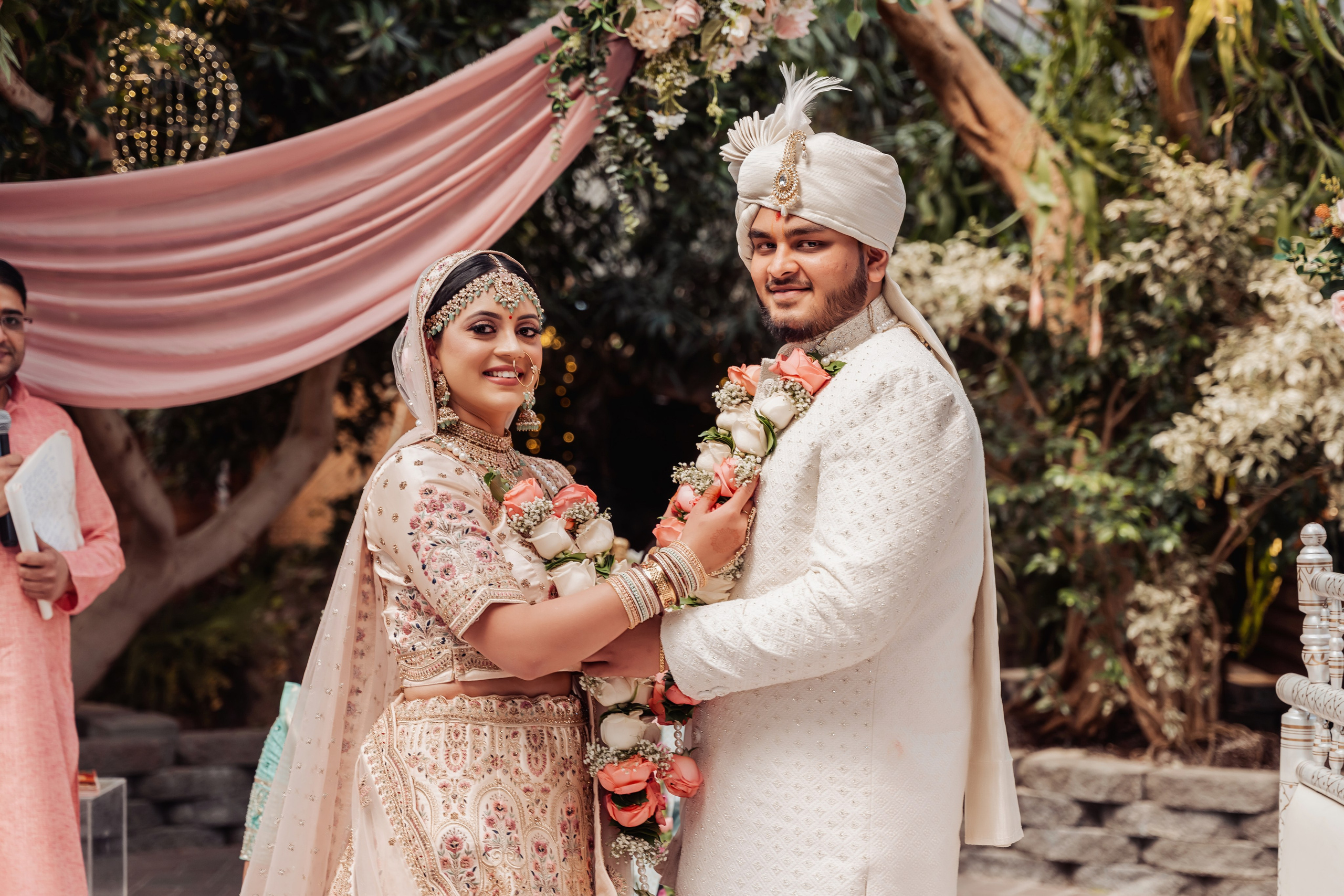 Darshil & Shailja. Wedding Photographer & Cinematographer studios