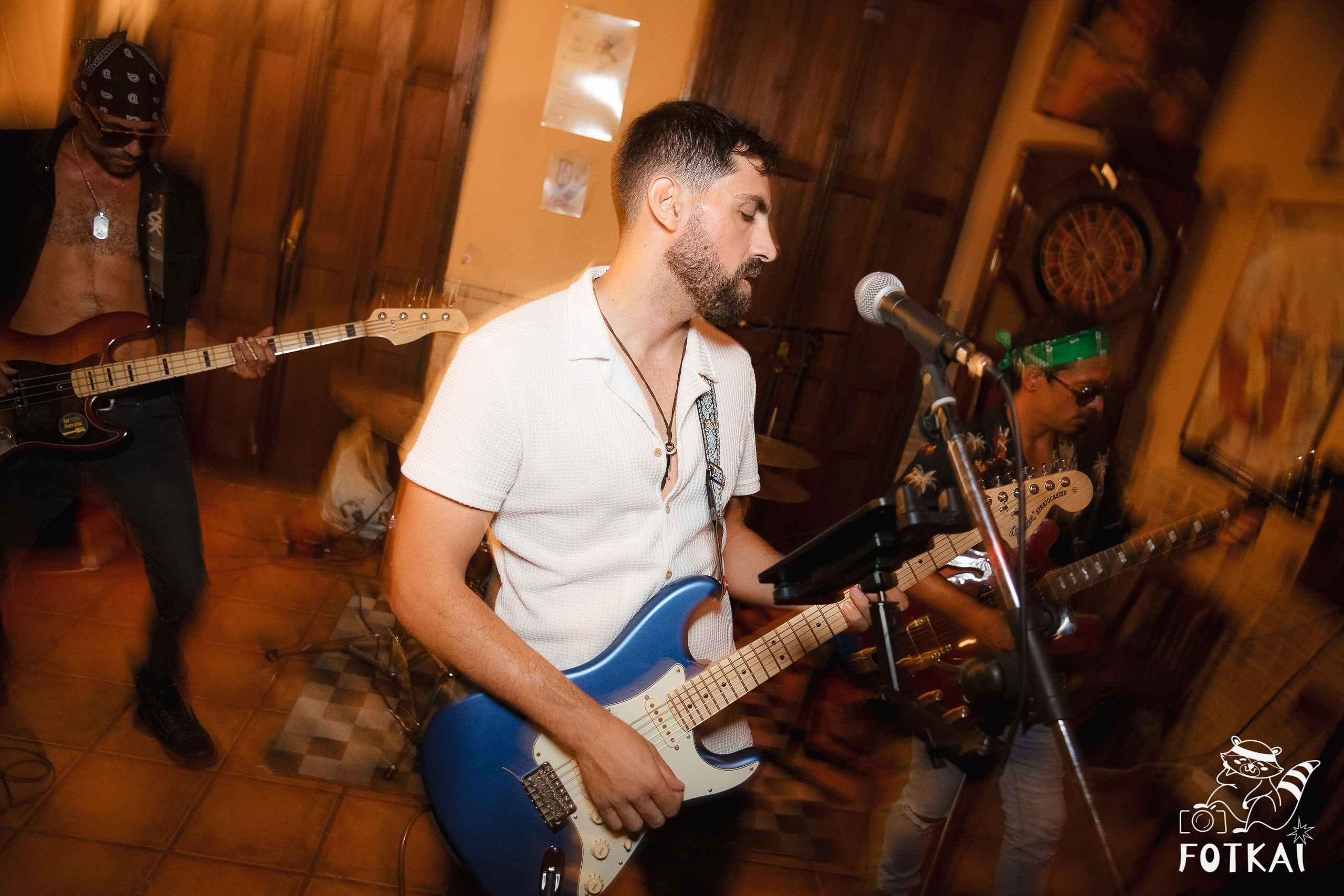 Stones of the Coast en Café Aljibe Rojales: Reportaje fotográfico 30.08.25 | FOTKAI