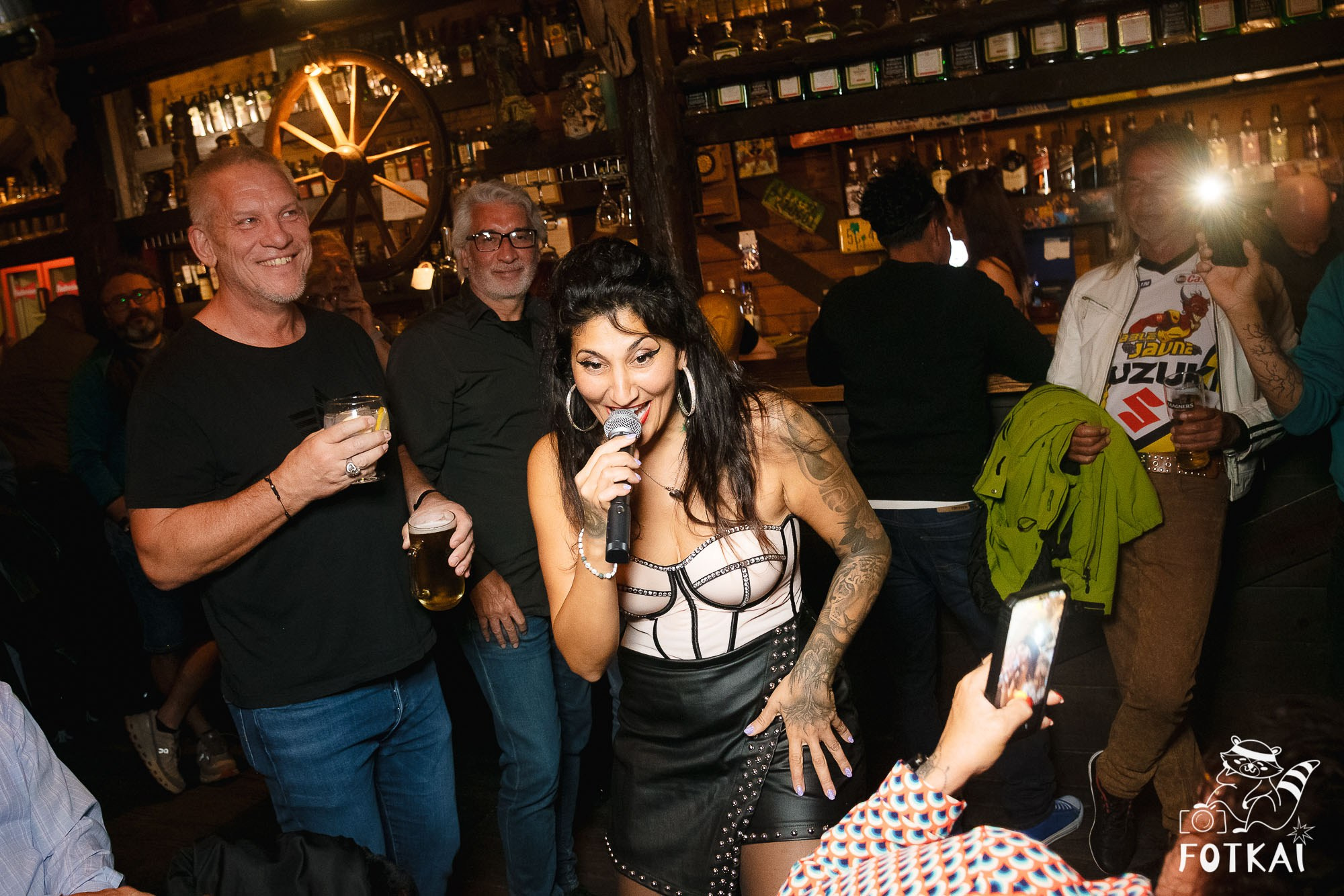 Amy Winehouse Tribute at El Paso Bar (March 28) — Live Concert Photo Report | FOTKAI