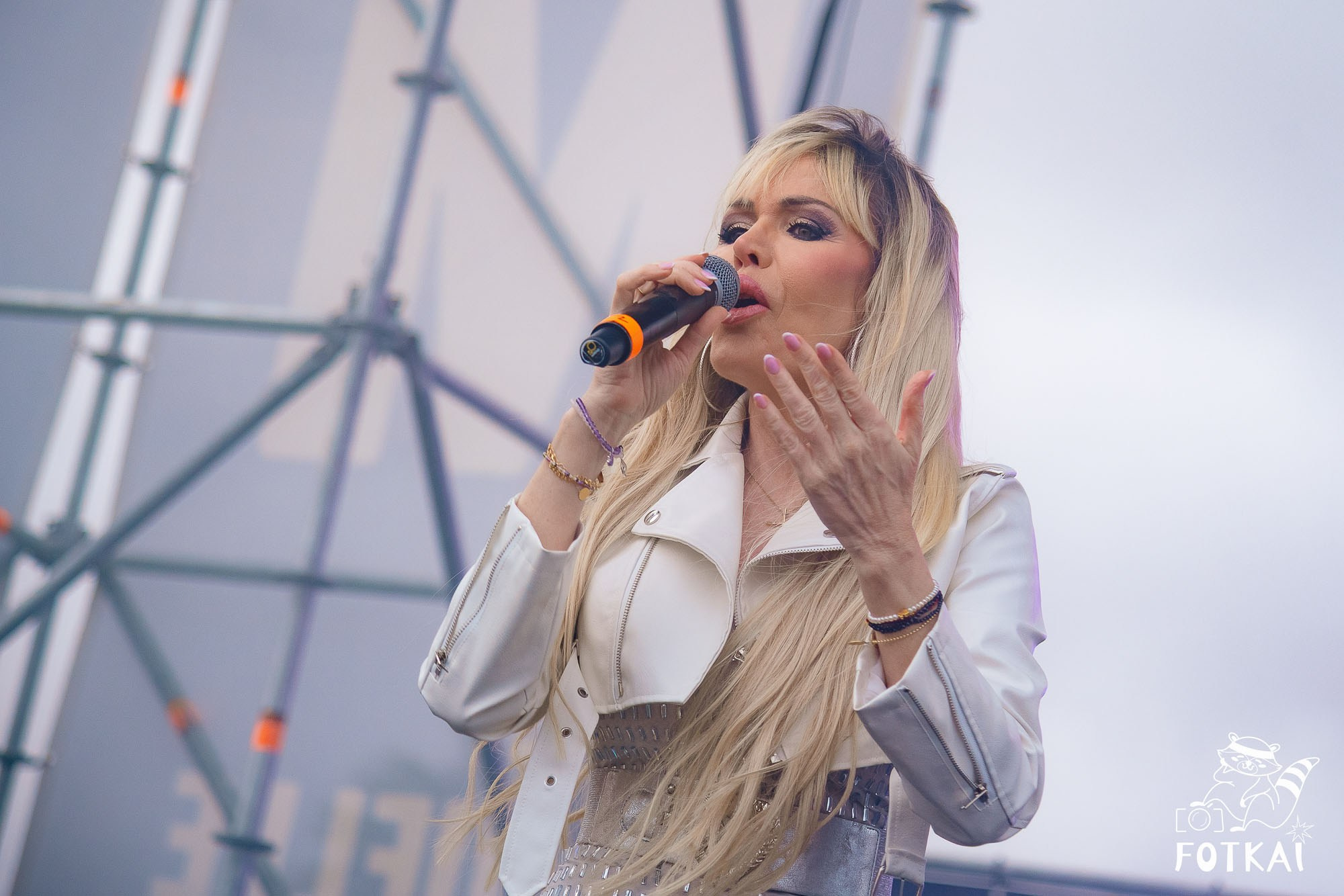 Cariña La Fiesta 2.0 — Fotos del evento en El Muelle Live, Alicante, 2026 | FOTKAI