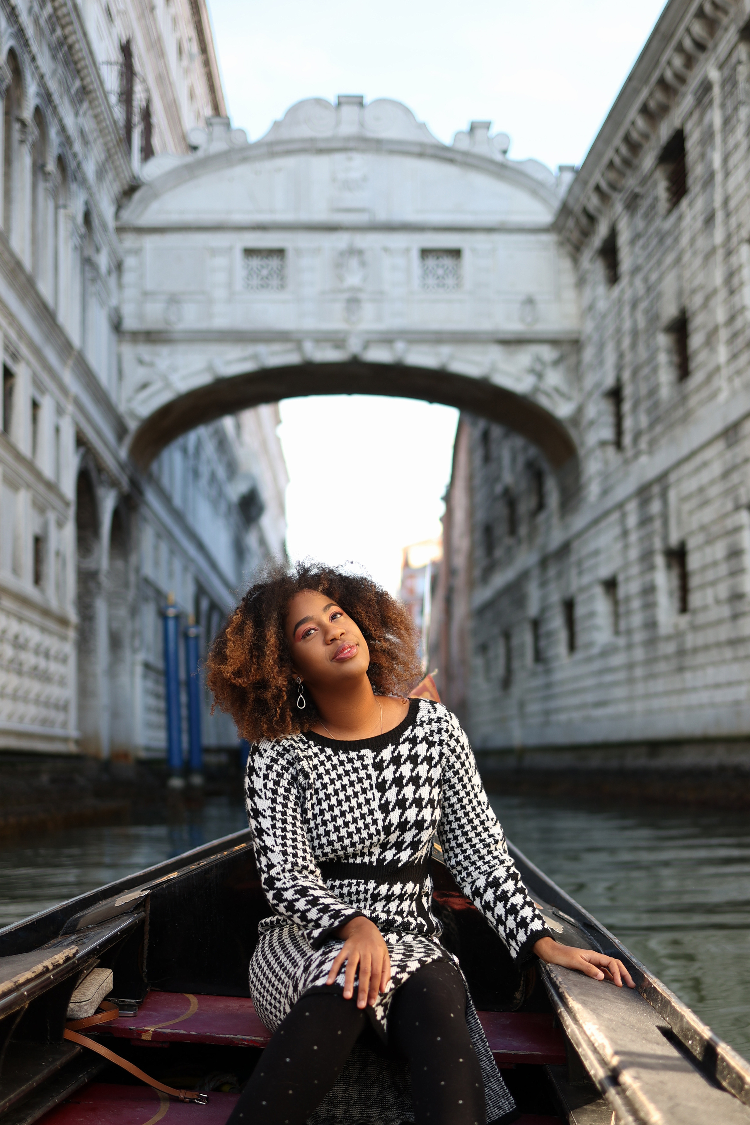 Travel blogger Gladys in Venice. Photographer in Venice, Viktoria Antonova