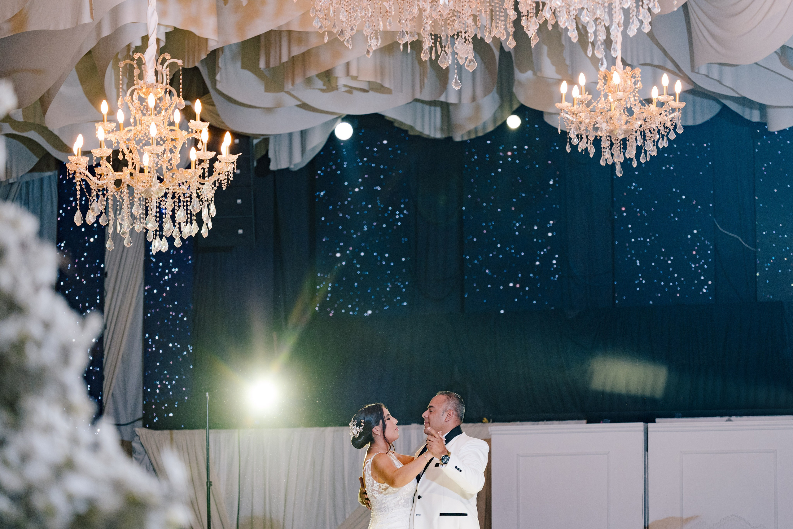 Alejandra y Salvador. Principal