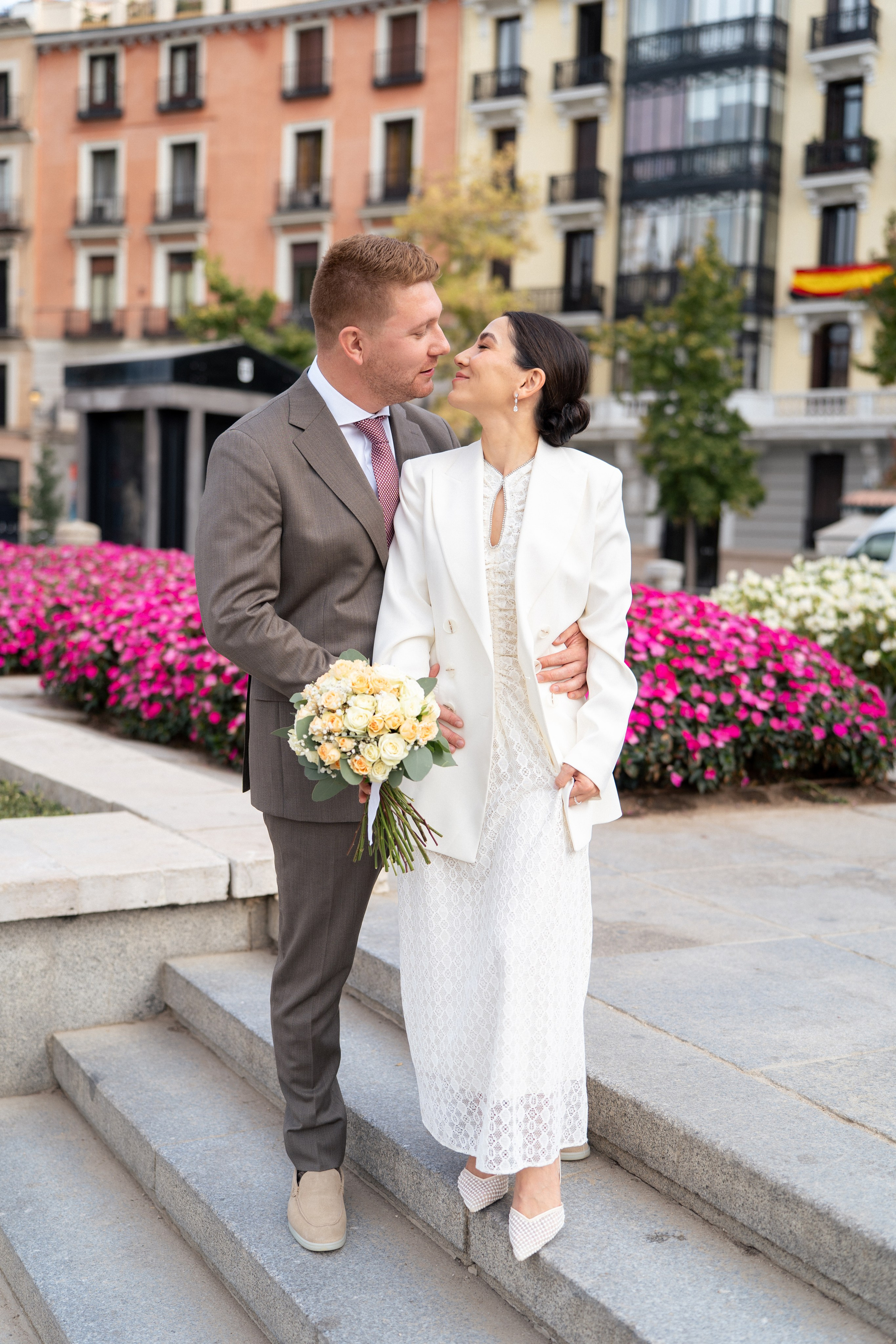Elopement photoshoot in Madrid city centre. Fotógrafo en Madrid, España. Alyona Belyaninova