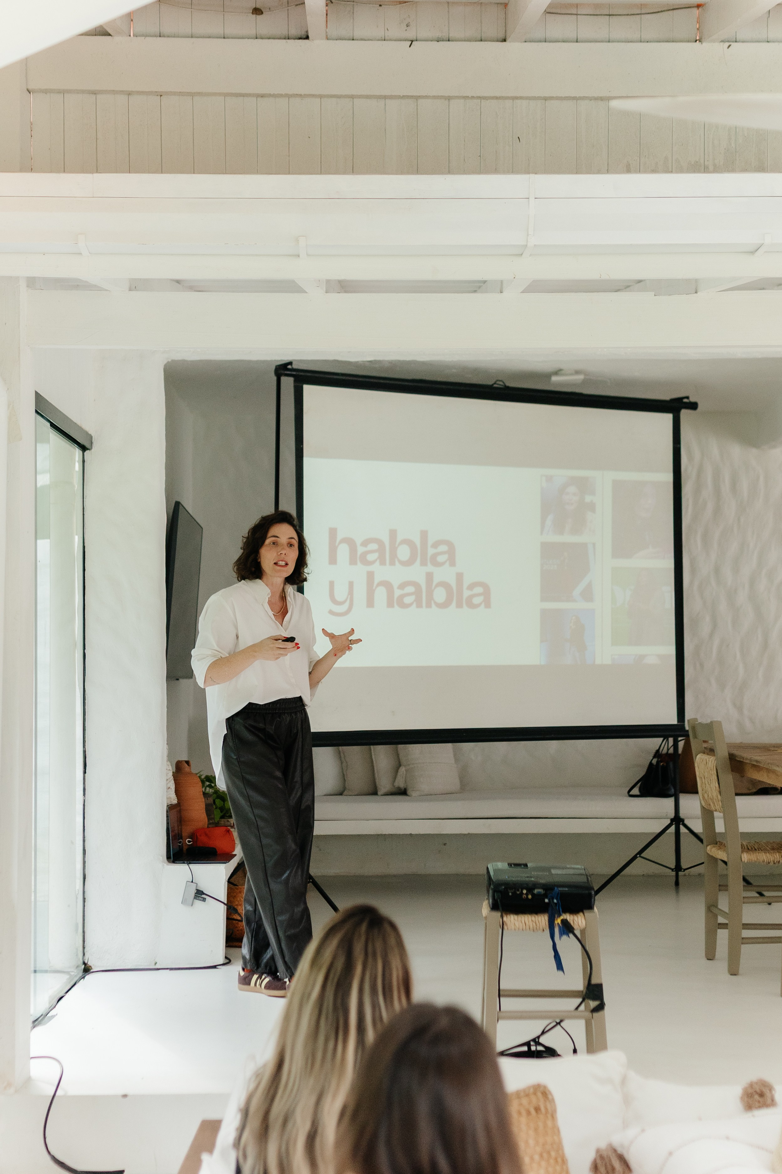HABLA CONSULTORIA. Coraafotografia.com