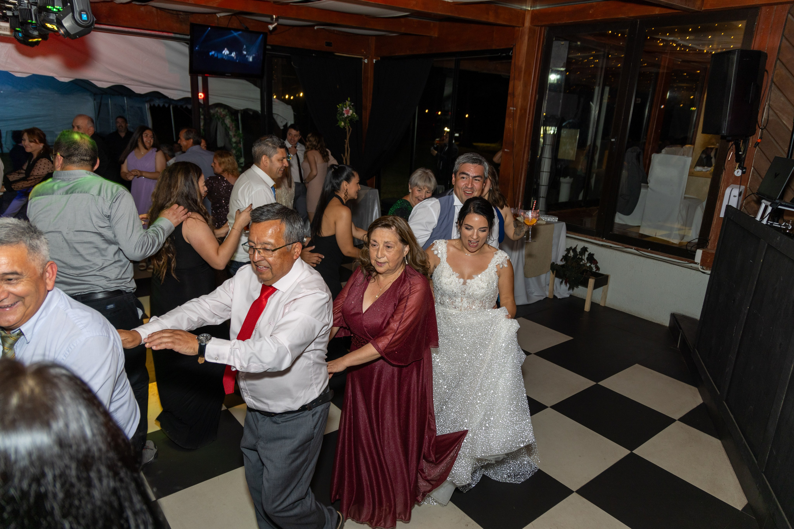 Katherin y Daniel. Dinka & Emilio - El arte de preservar lo que no se repite