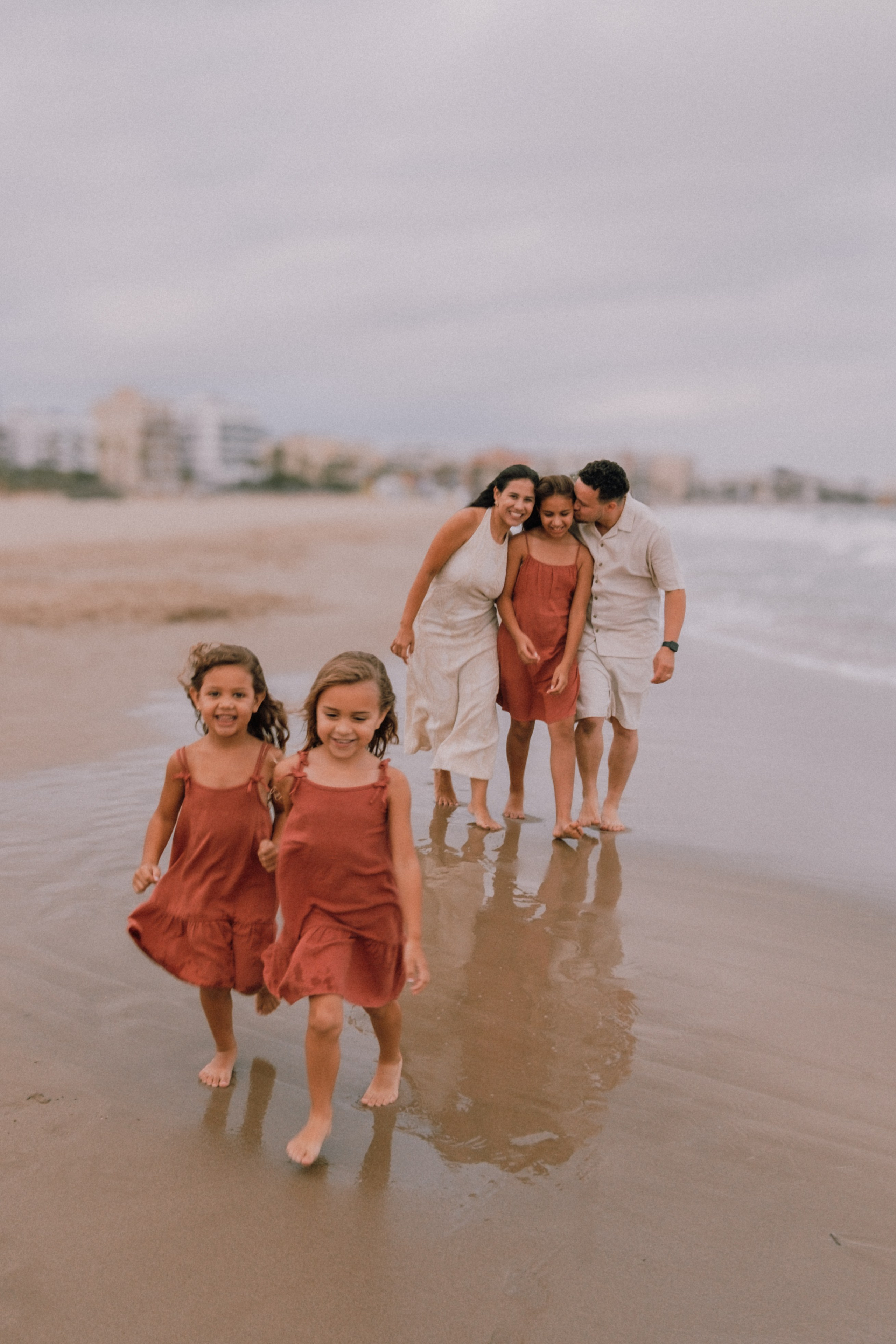 Семейная фотосессия на пляже. Профессиональная фотосъемка в Калафелле — Елена Медведева