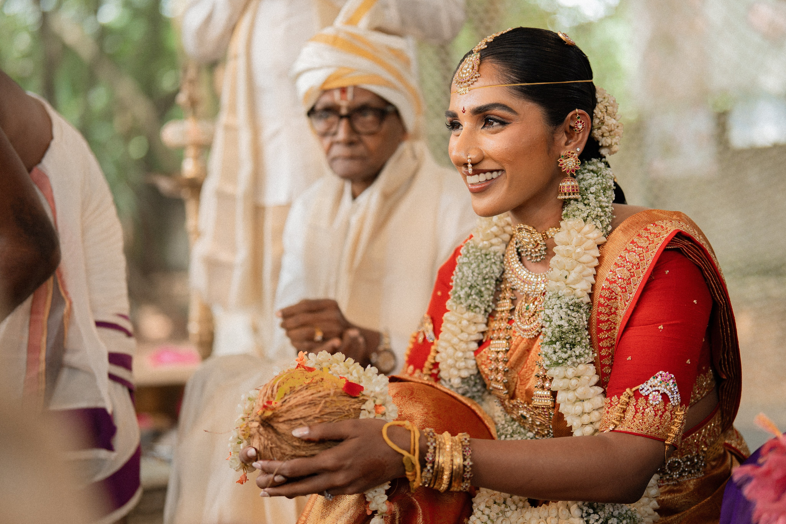 KIRTHI & JAWAHAR. Wedding photographer Avira Stories