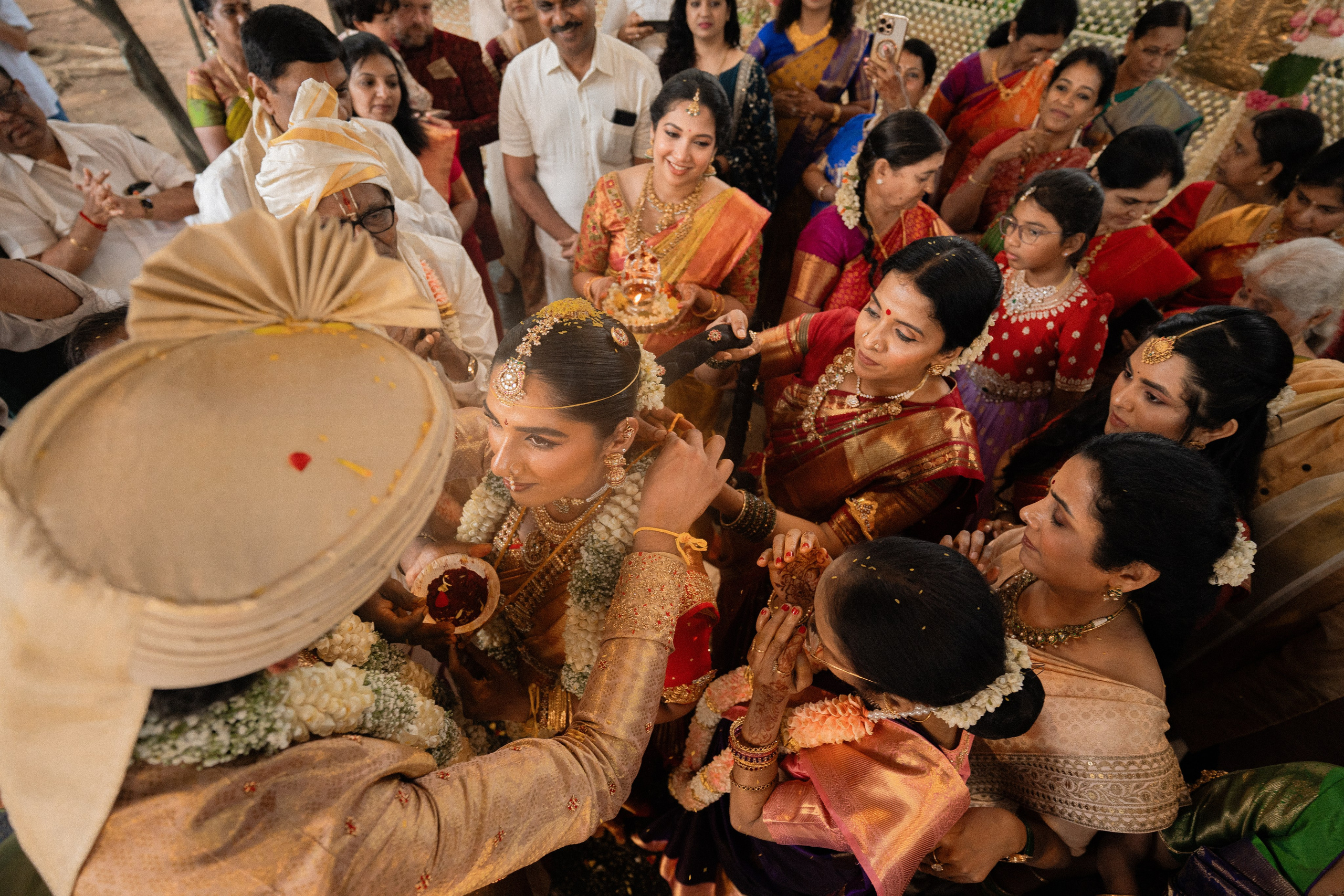 KIRTHI & JAWAHAR. Wedding photographer Avira Stories