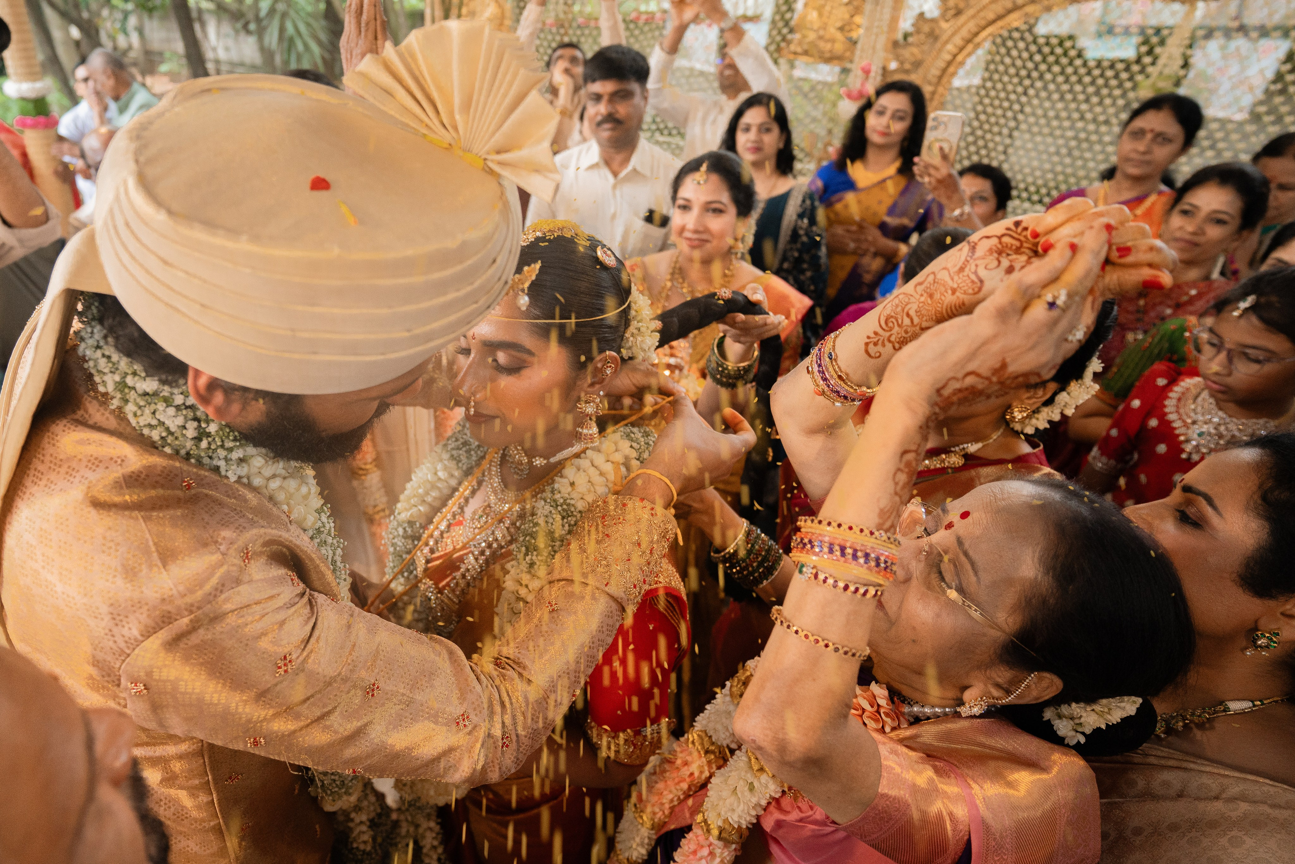 KIRTHI & JAWAHAR. Wedding photographer Avira Stories