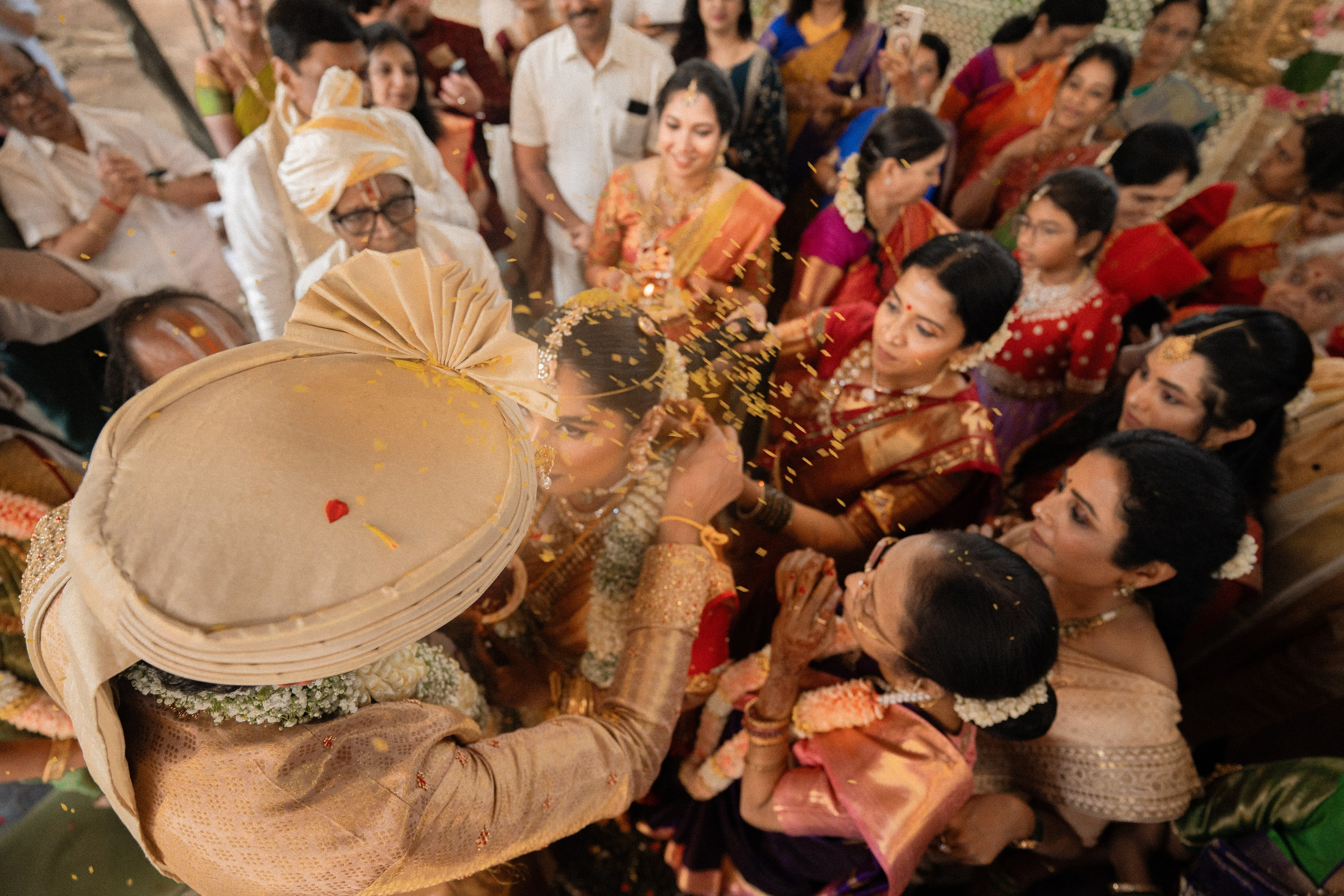 KIRTHI & JAWAHAR. Wedding photographer Avira Stories