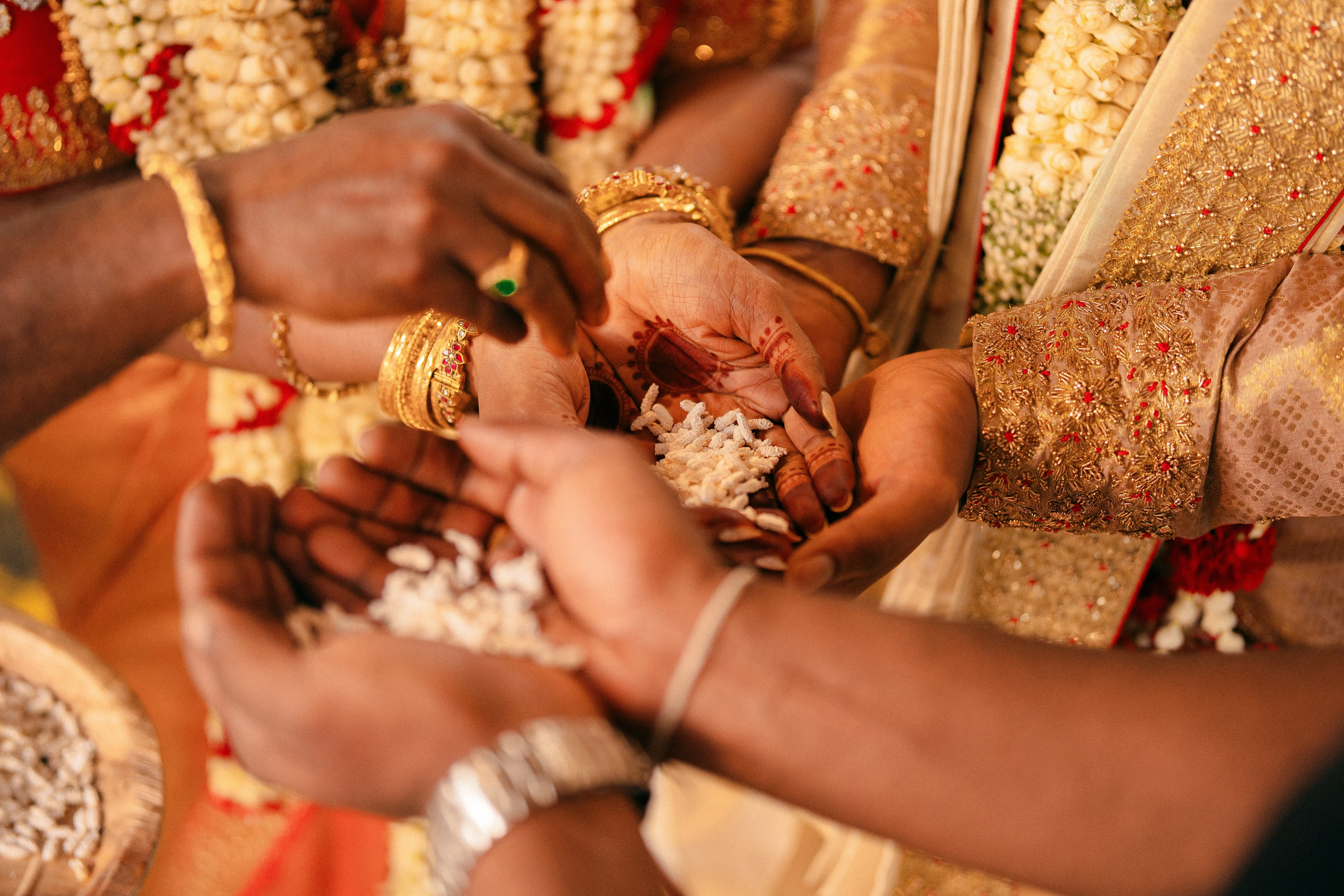 KIRTHI & JAWAHAR. Wedding photographer Avira Stories