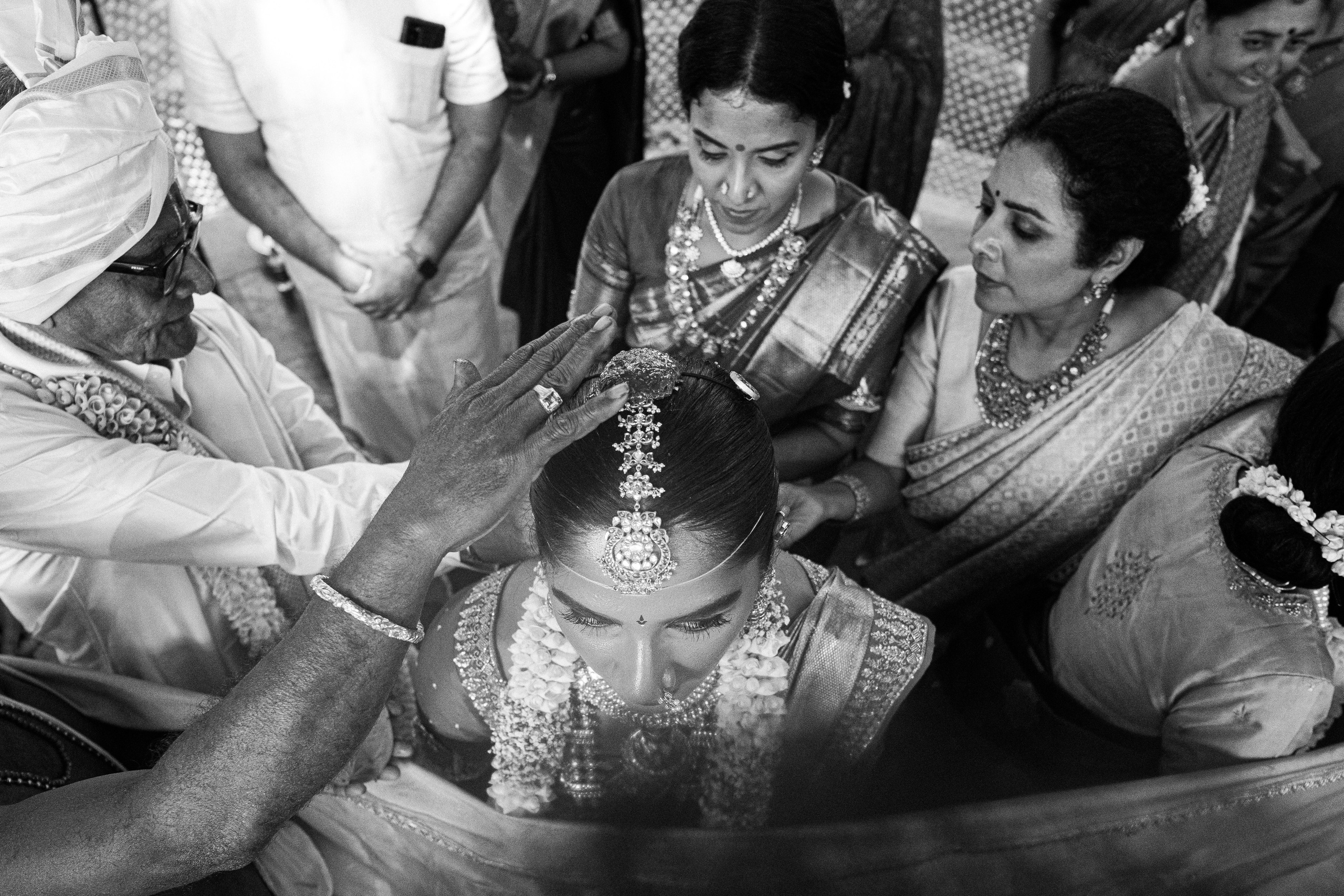 KIRTHI & JAWAHAR. Wedding photographer Avira Stories