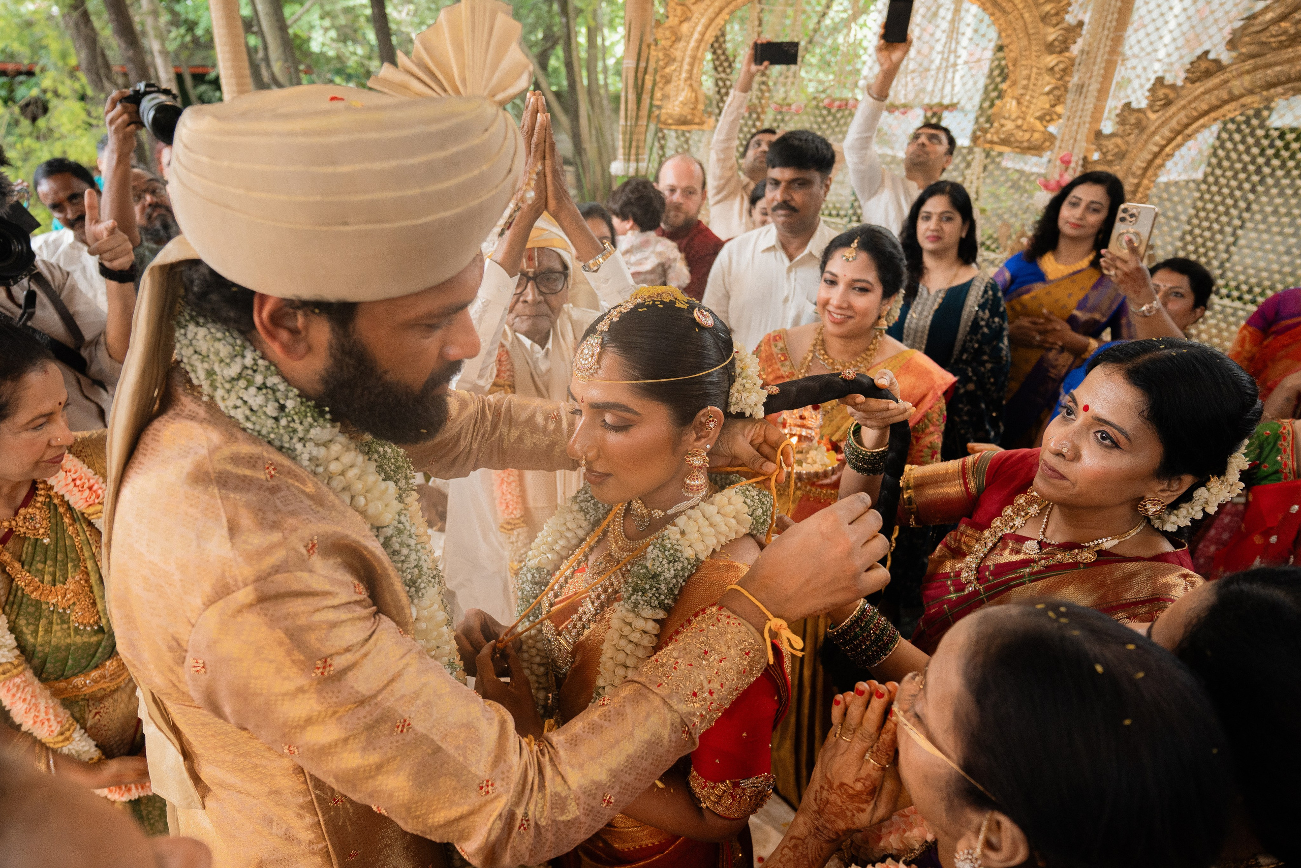 KIRTHI & JAWAHAR. Wedding photographer Avira Stories