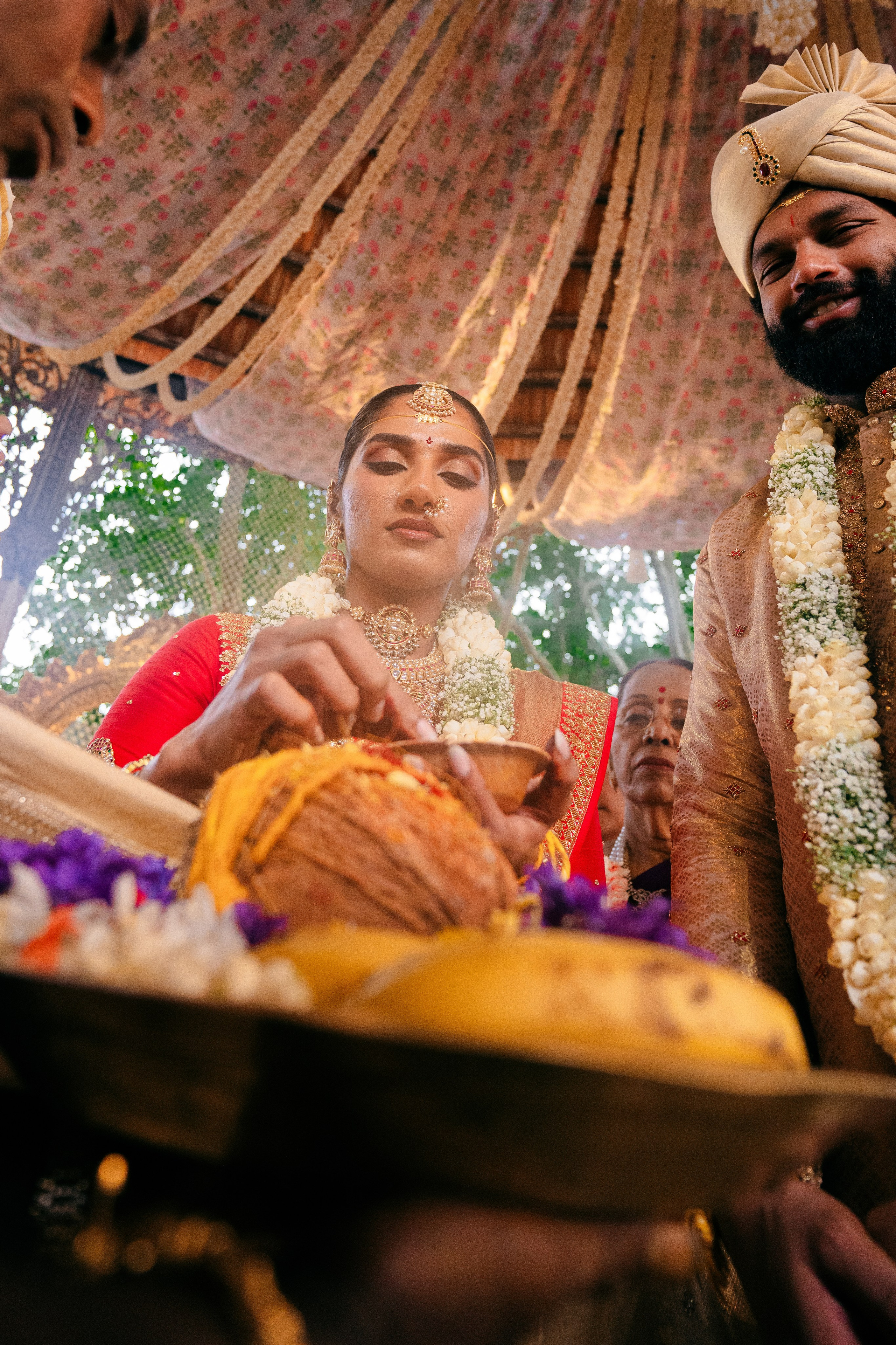 KIRTHI & JAWAHAR. Wedding photographer Avira Stories