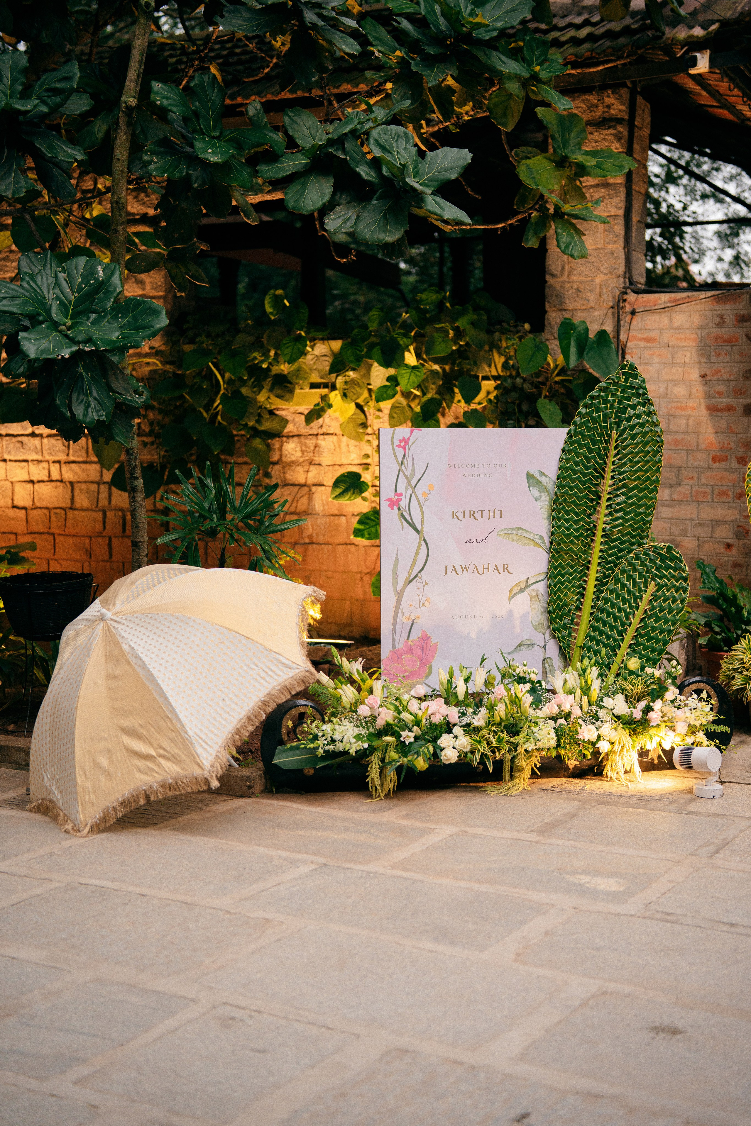 KIRTHI & JAWAHAR. Wedding photographer Avira Stories