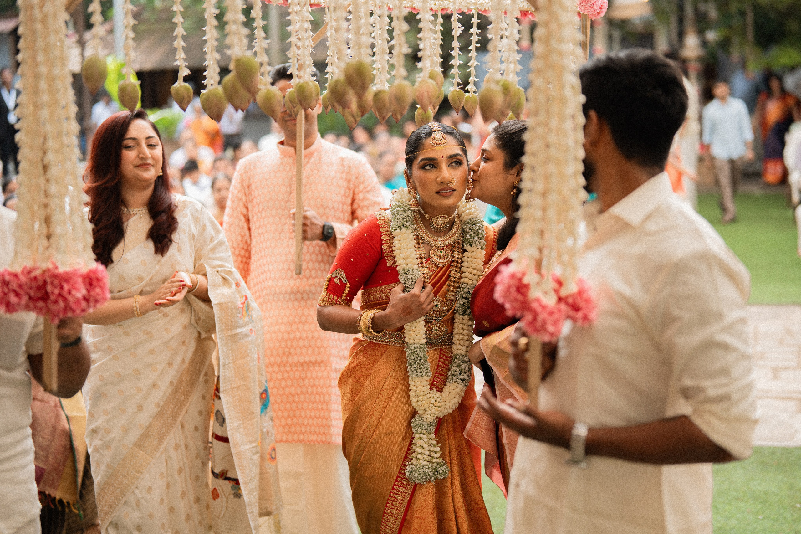 KIRTHI & JAWAHAR. Wedding photographer Avira Stories