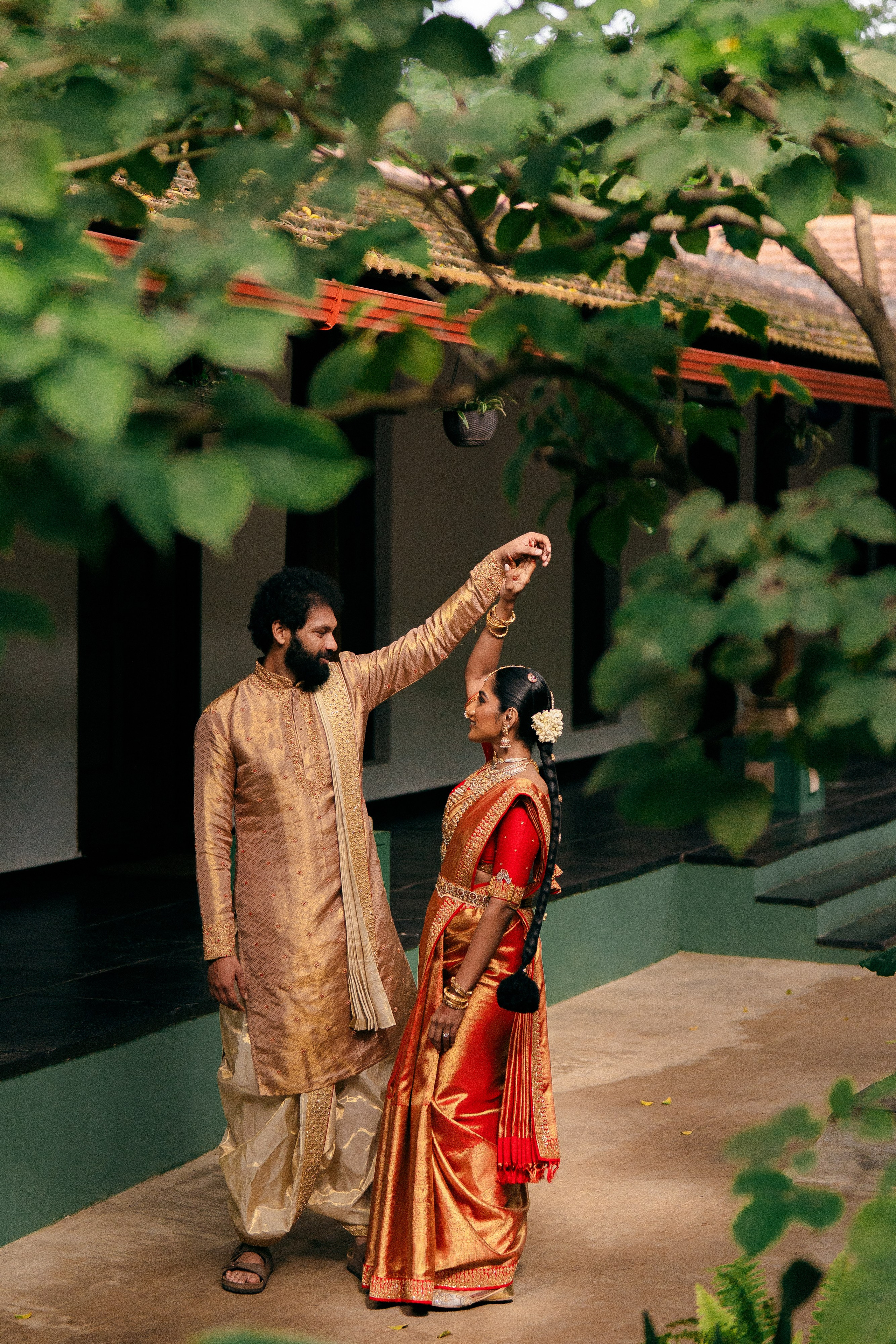 KIRTHI & JAWAHAR. Wedding photographer Avira Stories