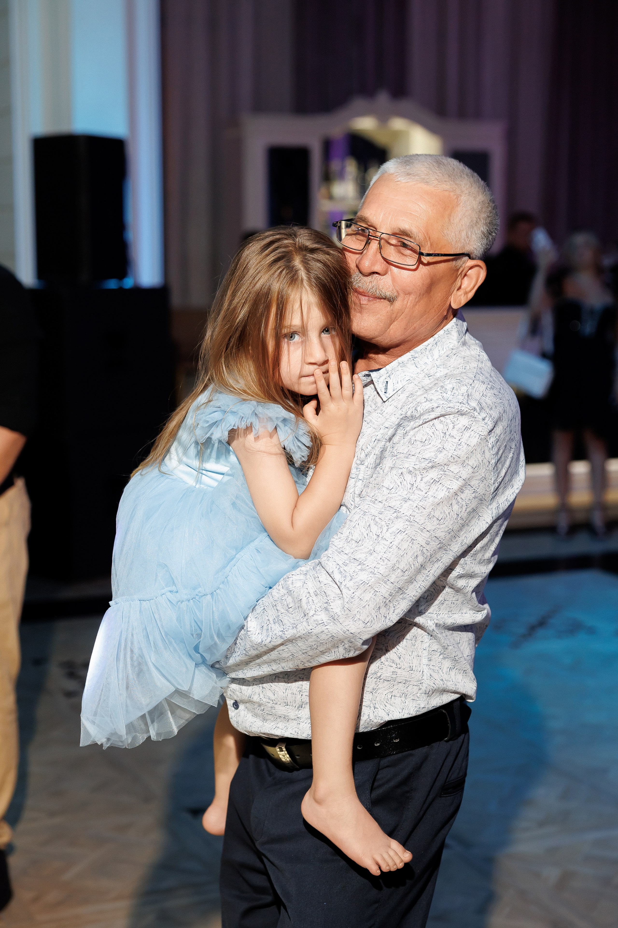 Eugen & Livia — Grand Elysee — Wedding Day. Servicii Foto și Video 067188353