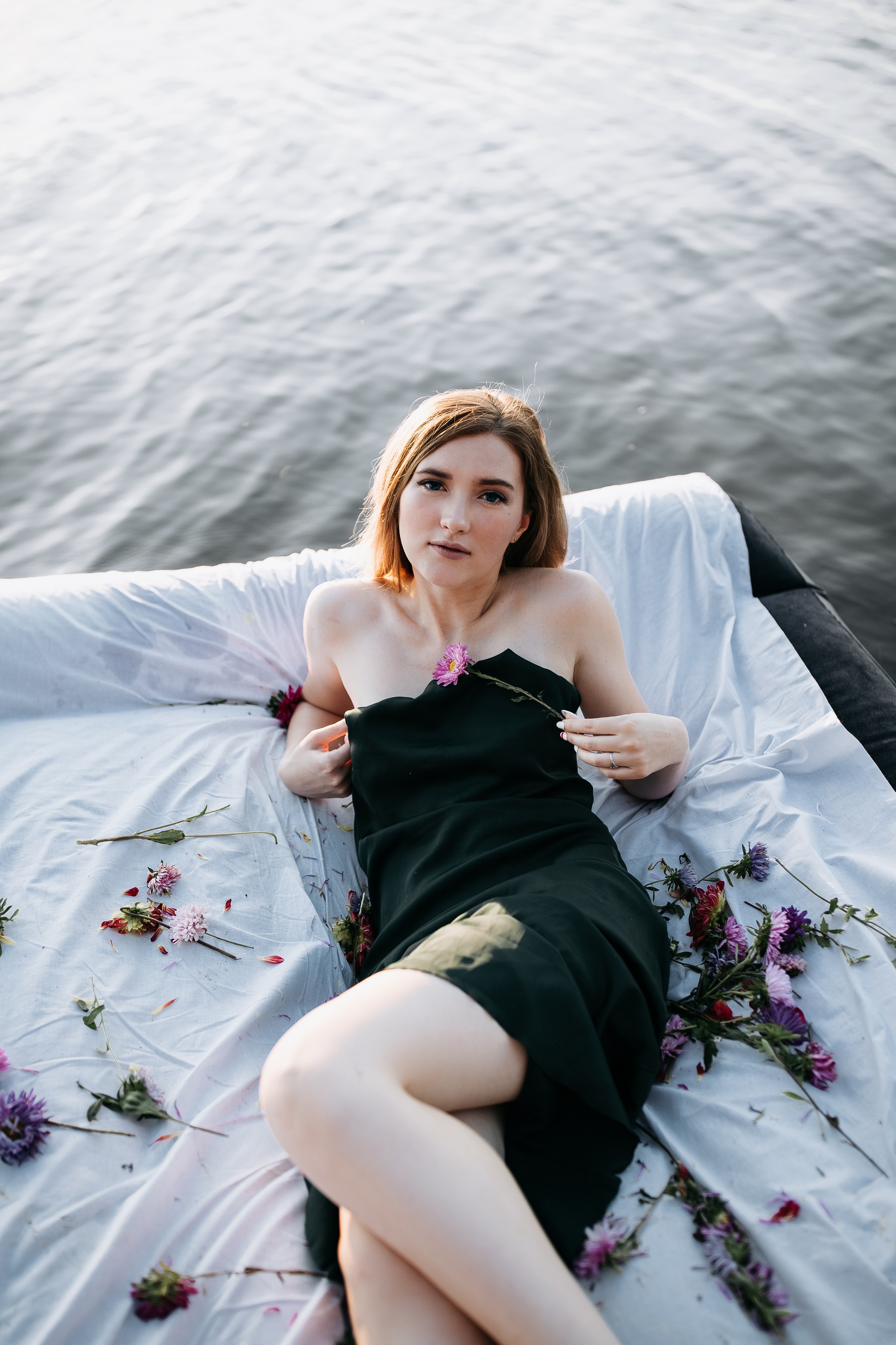 Vika photoshoot at the river. Photographe à Rouen, France