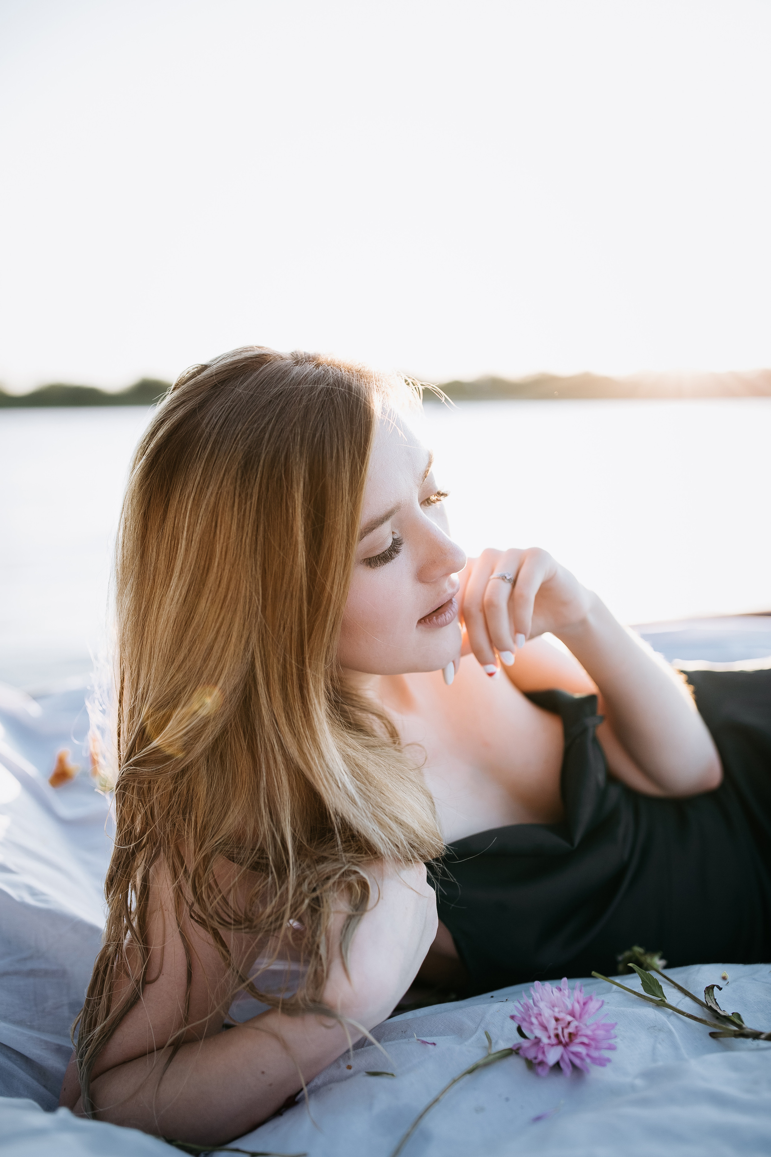 Vika photoshoot at the river. Photographe à Rouen, France