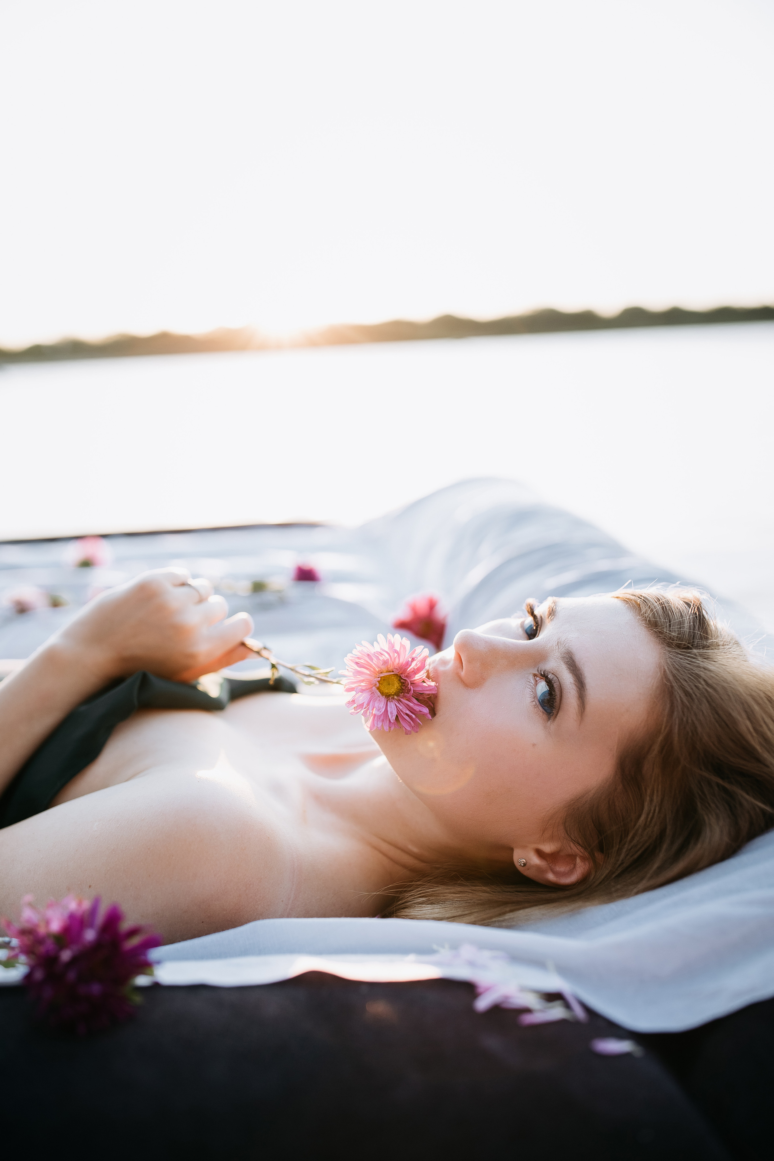 Vika photoshoot at the river. Photographe à Rouen, France