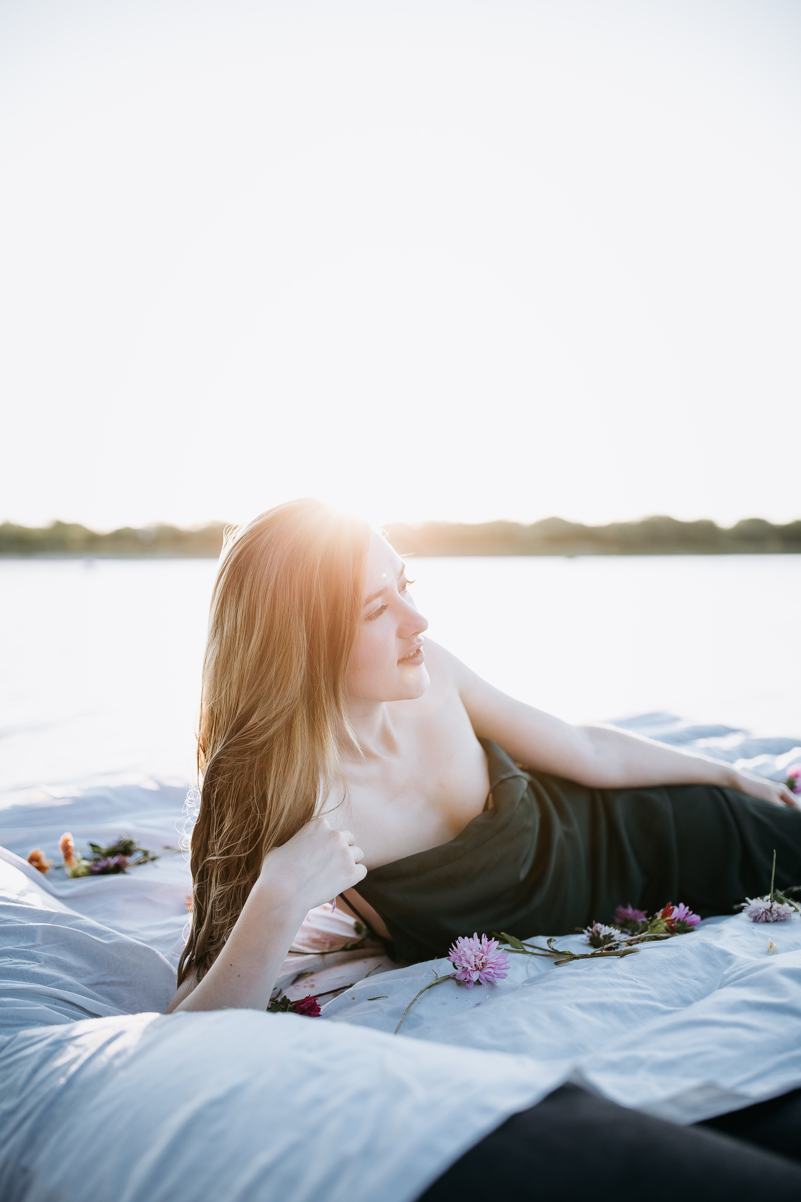 Vika photoshoot at the river. Photographe à Rouen, France