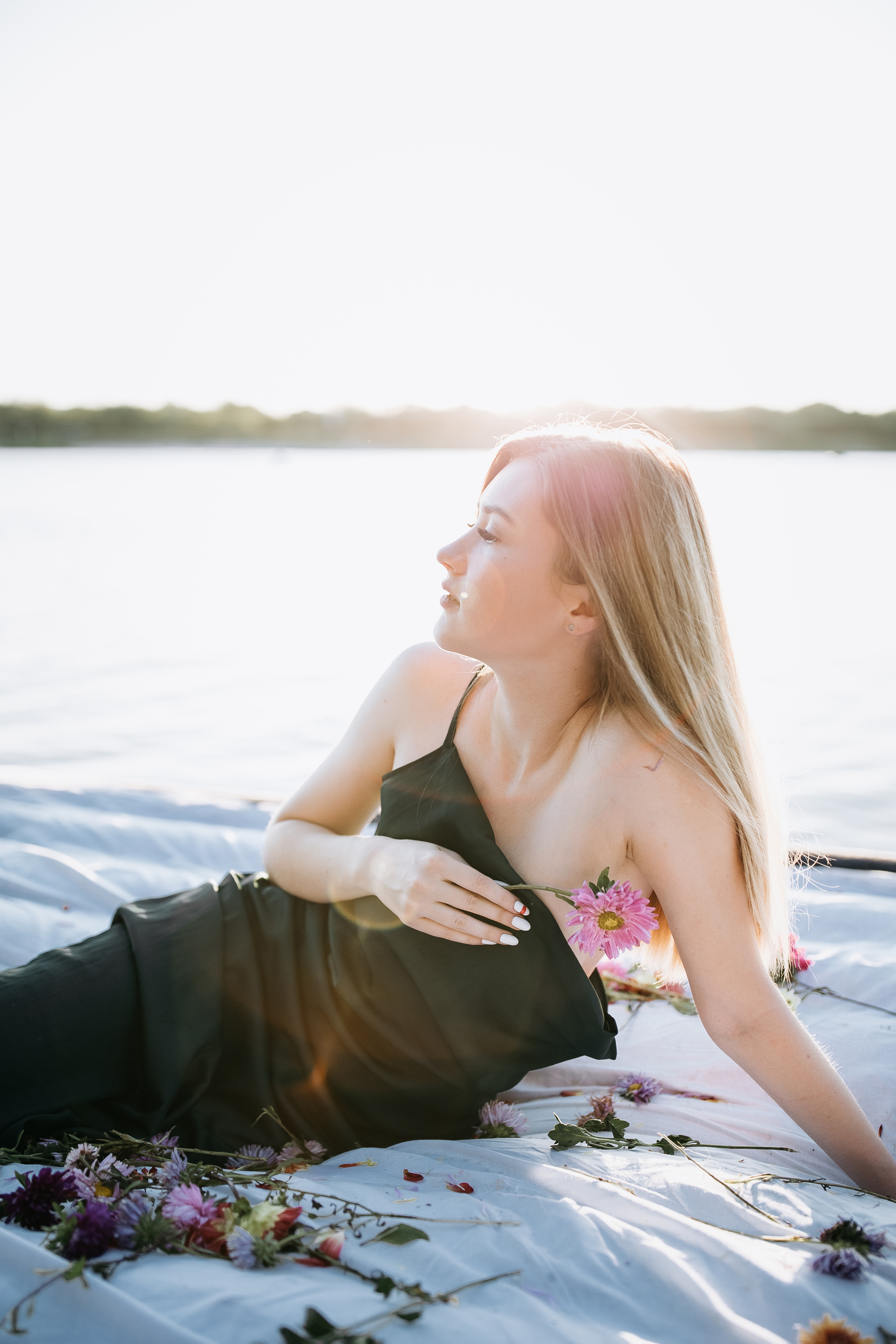 Vika photoshoot at the river. Photographe à Rouen, France