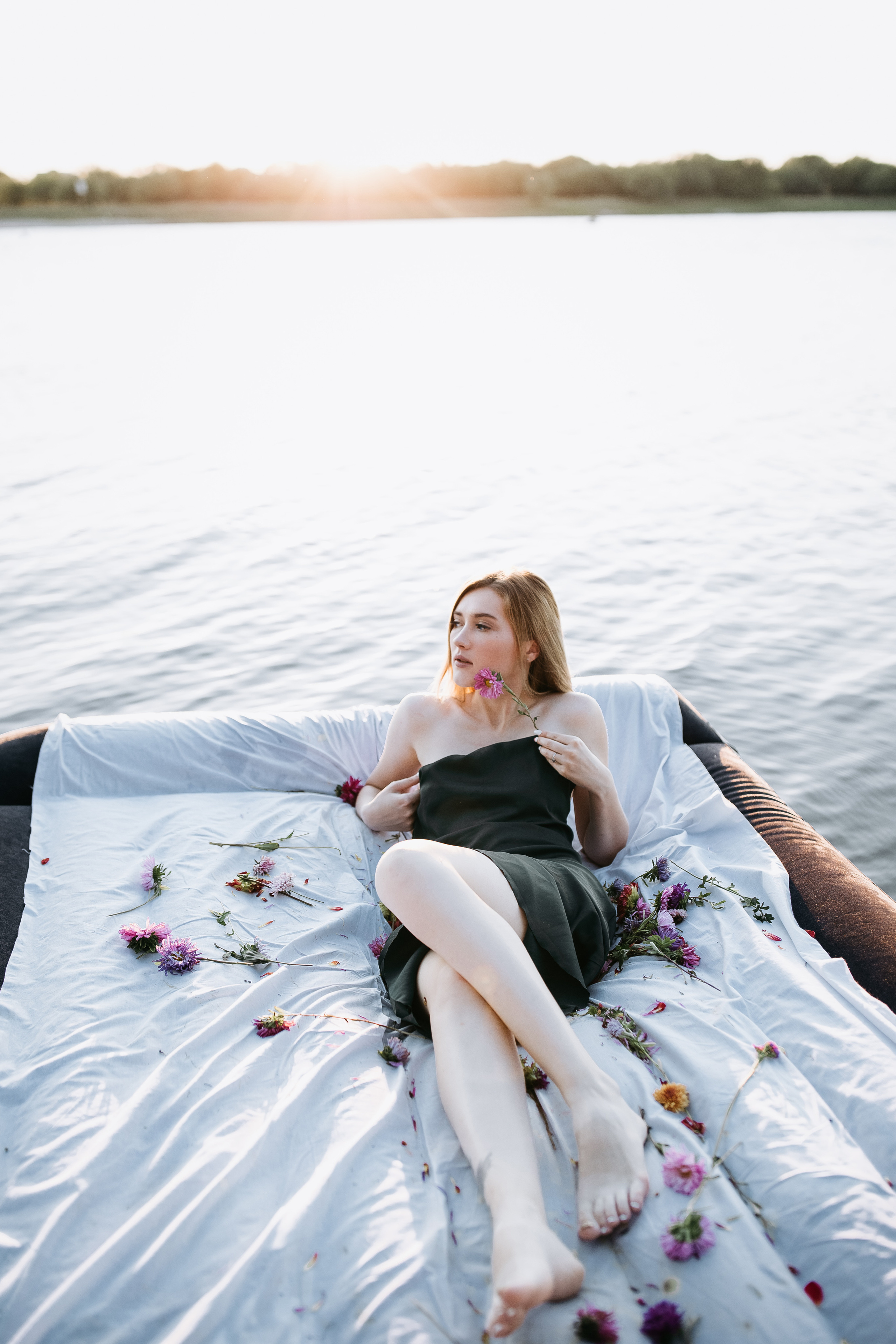 Vika photoshoot at the river. Photographe à Rouen, France