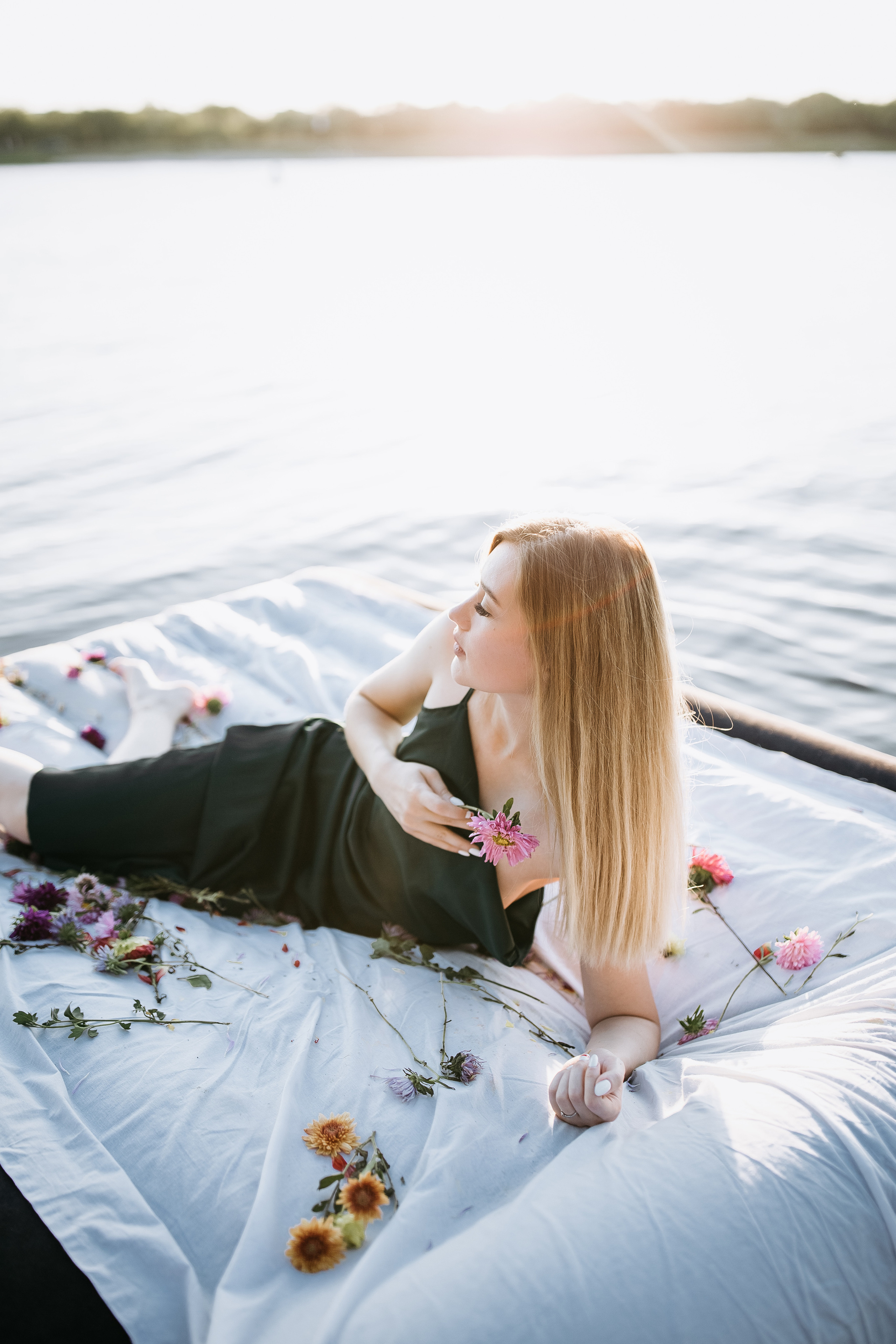 Vika photoshoot at the river. Photographe à Rouen, France