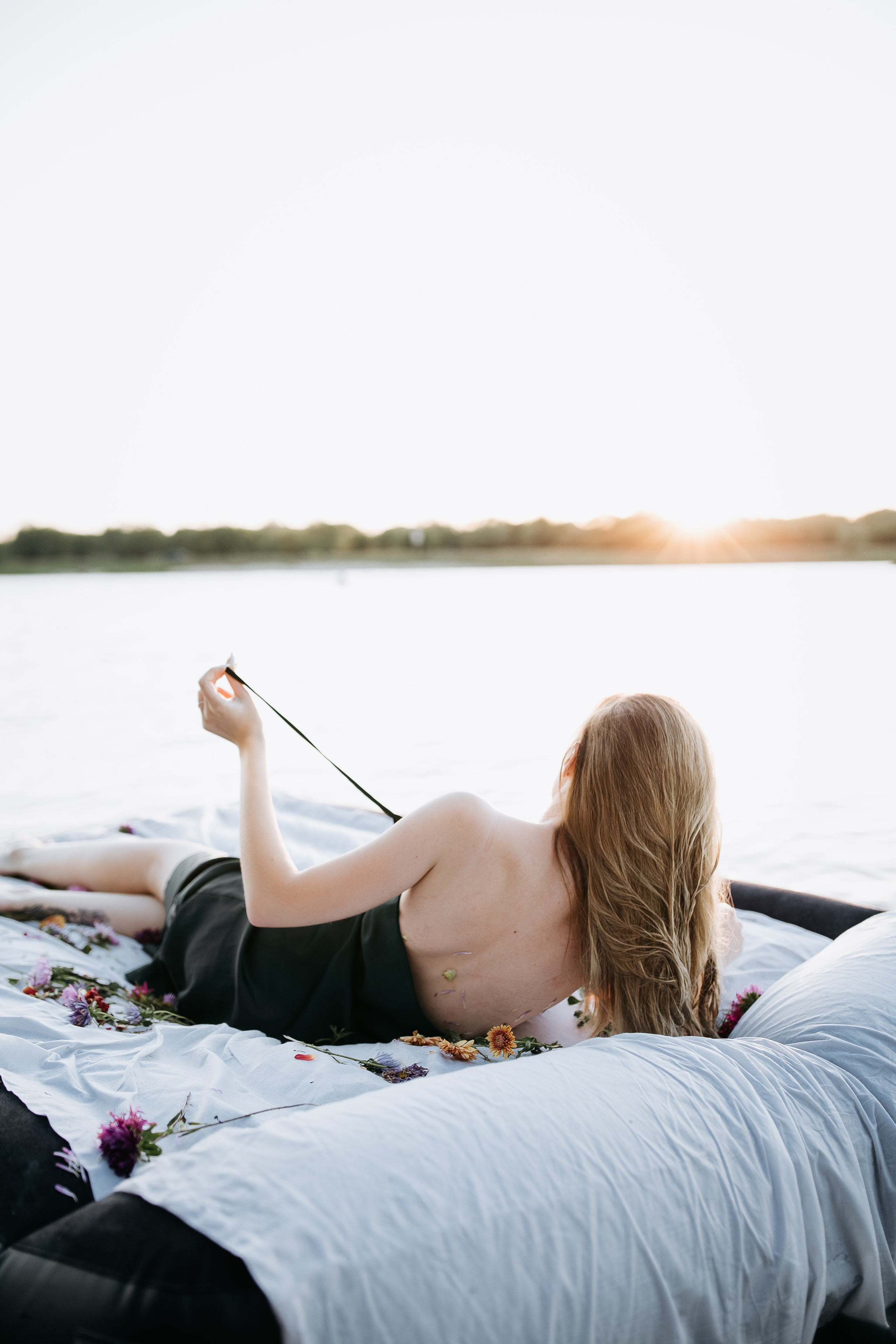 Vika photoshoot at the river. Photographe à Rouen, France