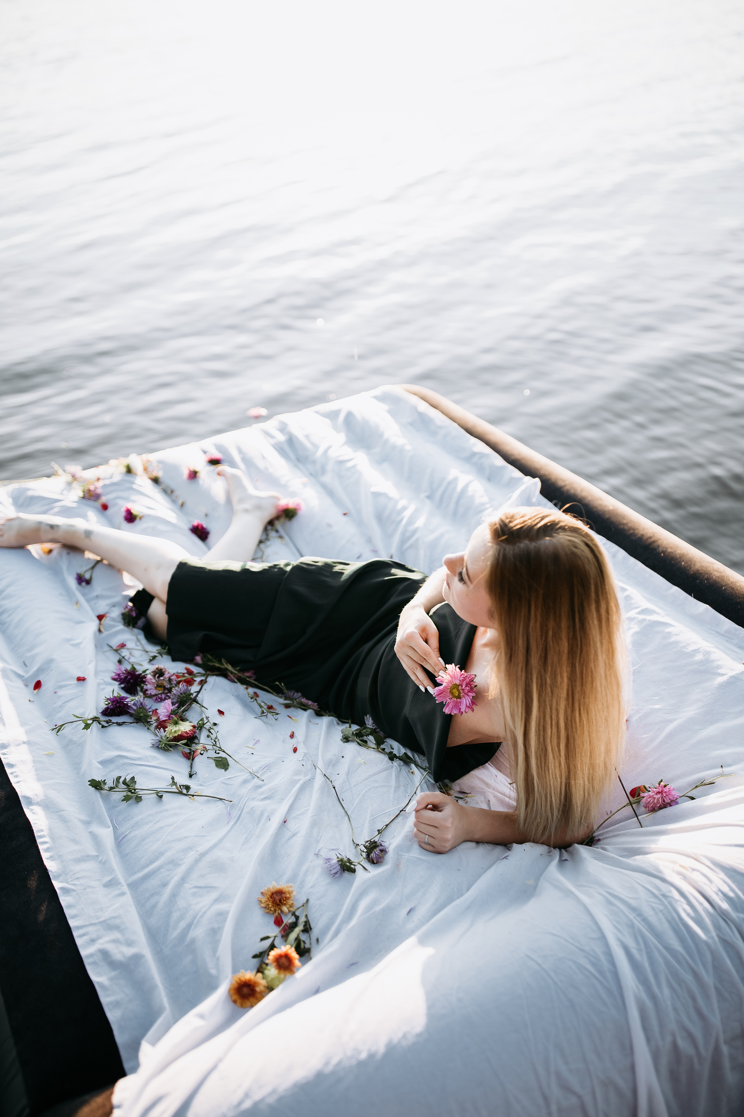 Vika photoshoot at the river. Photographe à Rouen, France