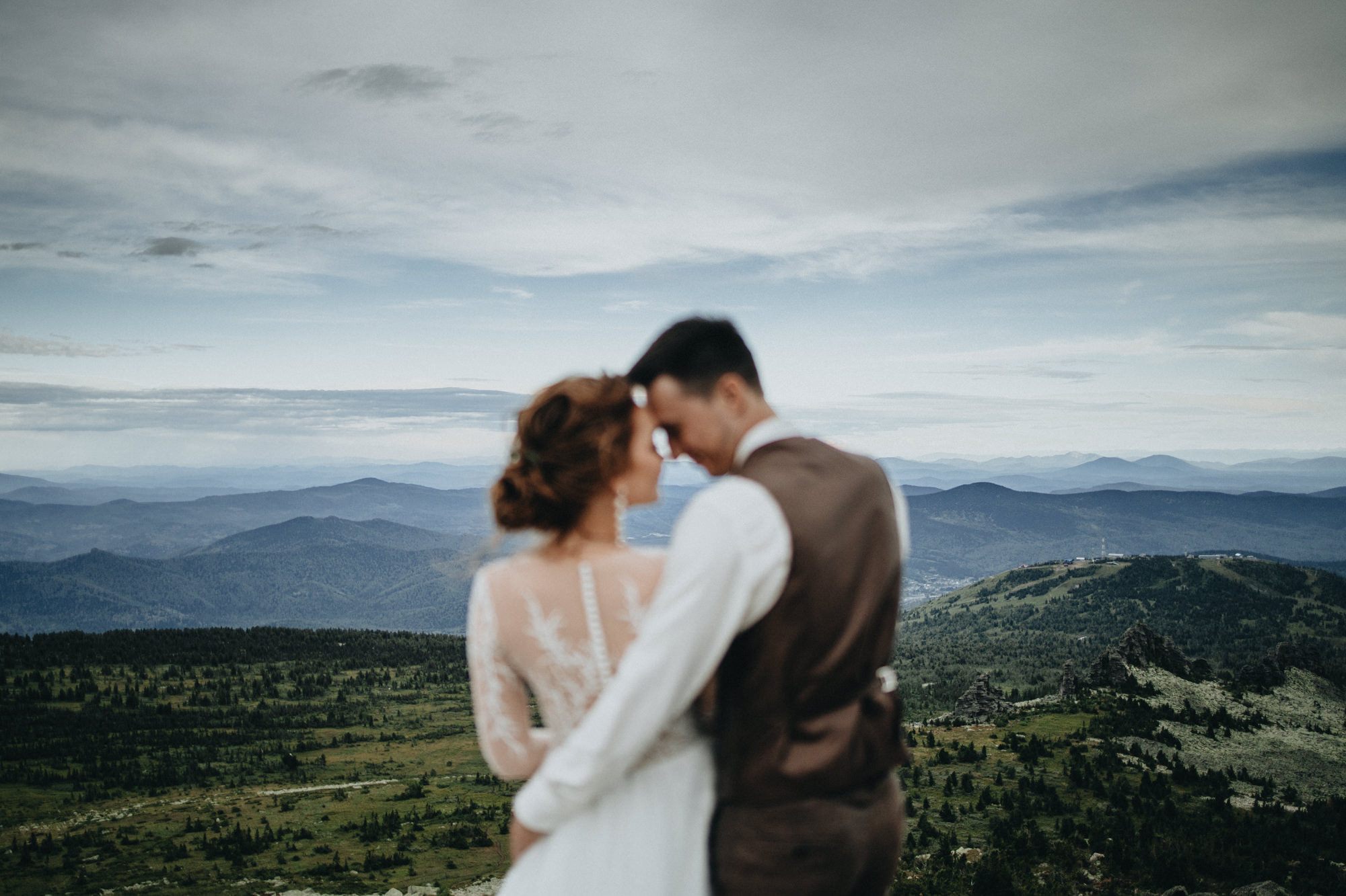 Kate & Ilya's Mountain Elopement | Georgy Shishkin Photography in Portland, Seattle, Bend & Oregon Coast. Capturing Love in the Heart of the Pacific Northwes